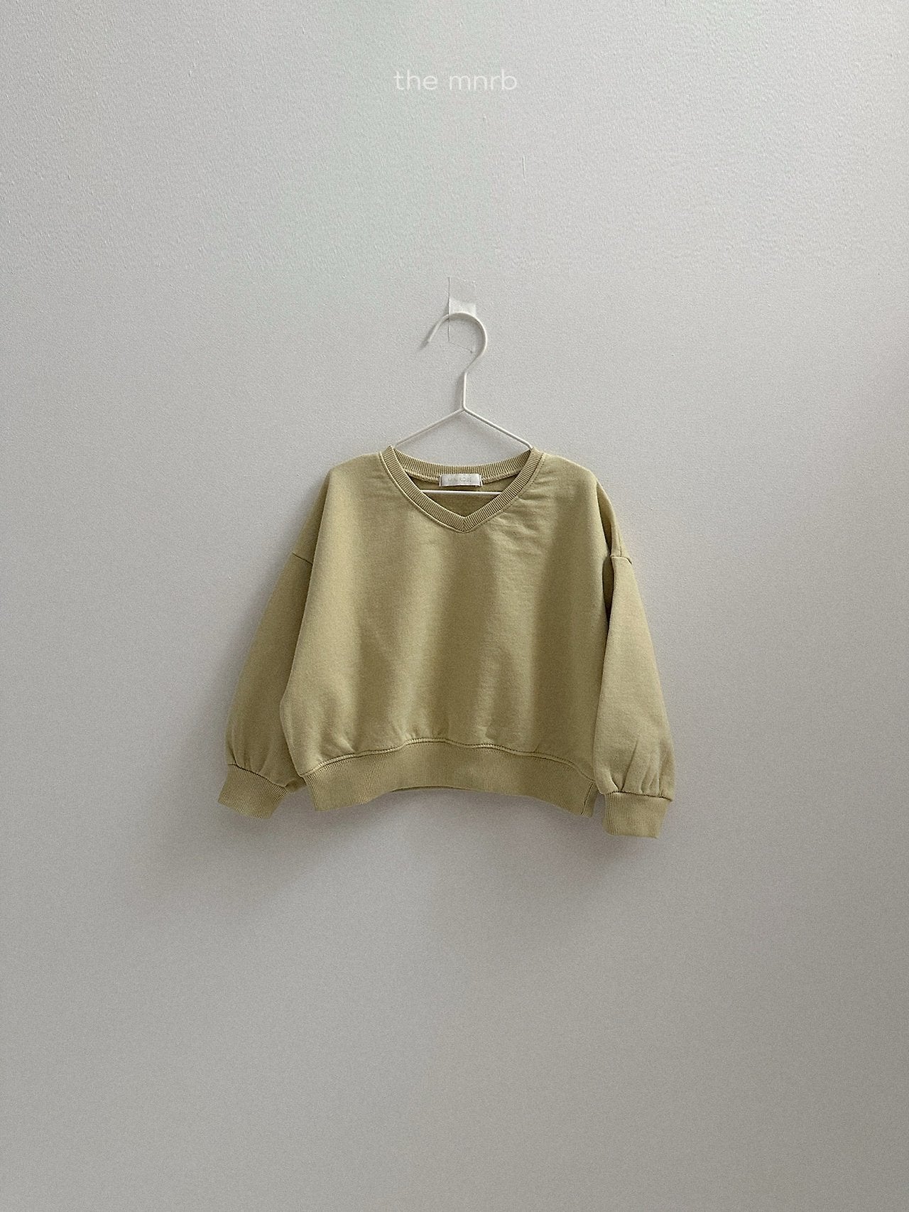 Low V-neck sweatshirt