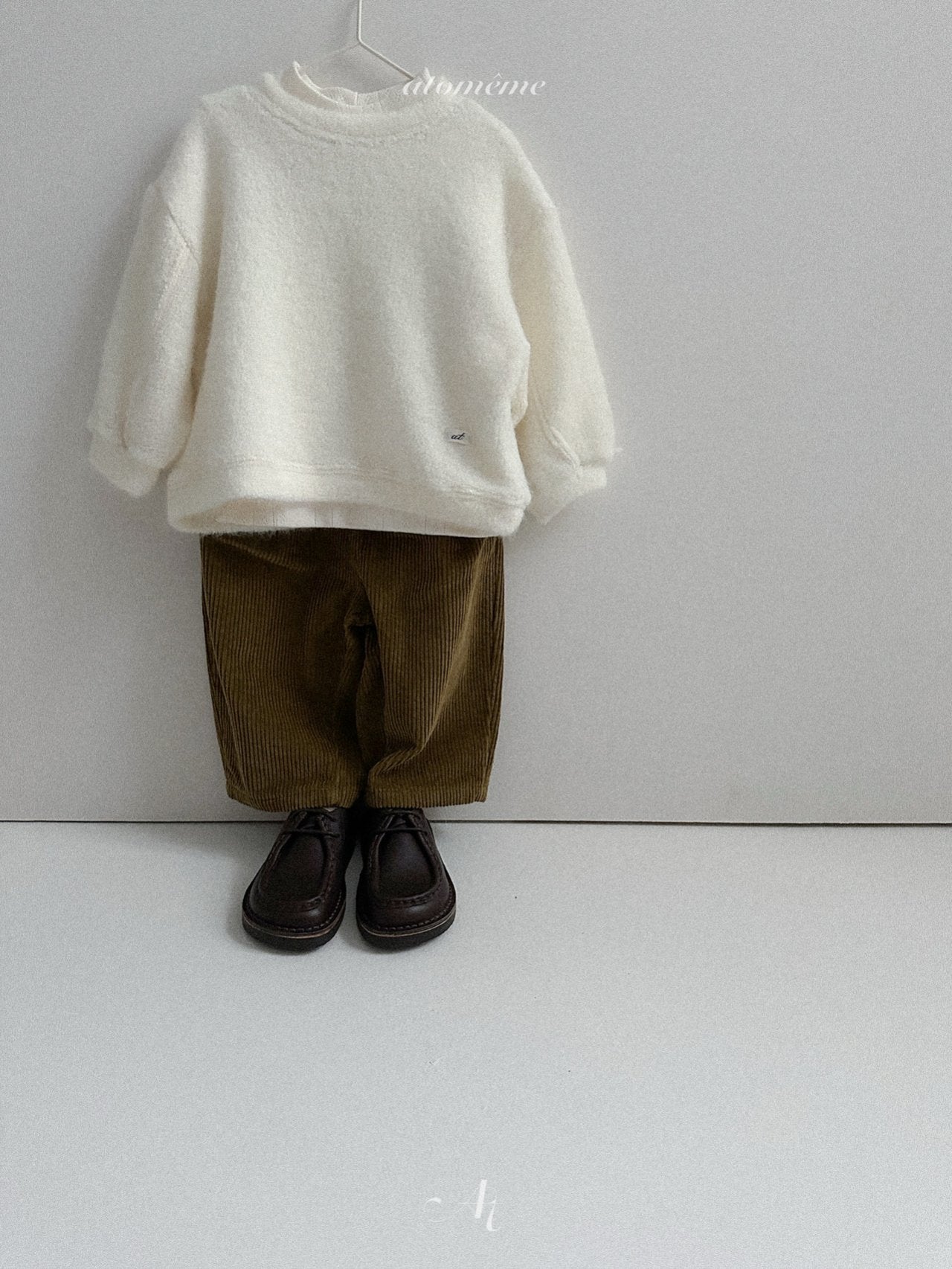Knit sweatshirt
