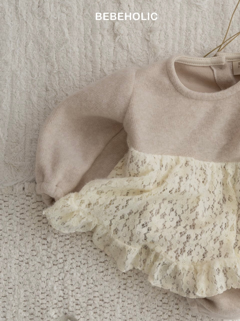 Lace frill rompers