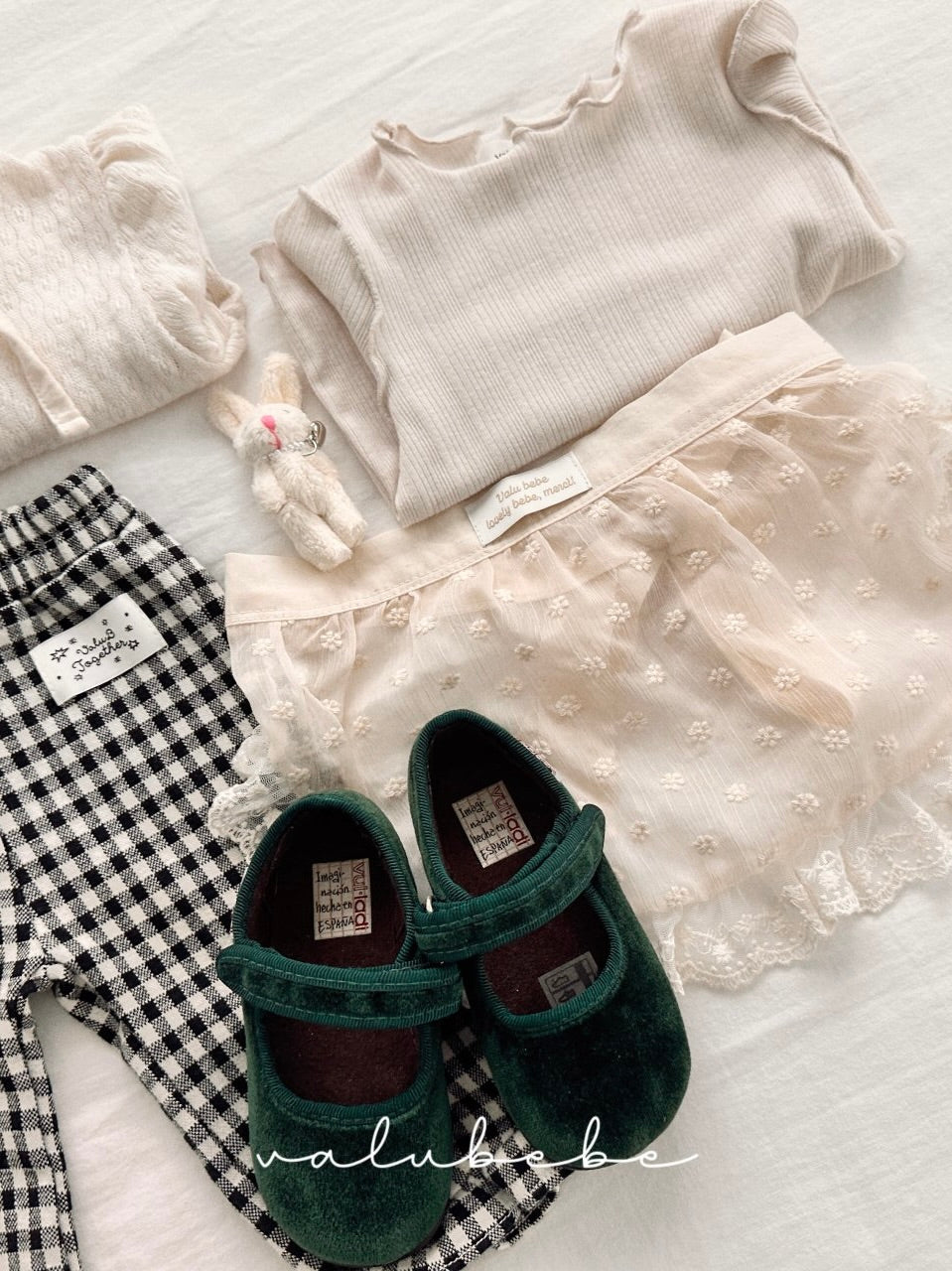 Layered apron (baby)