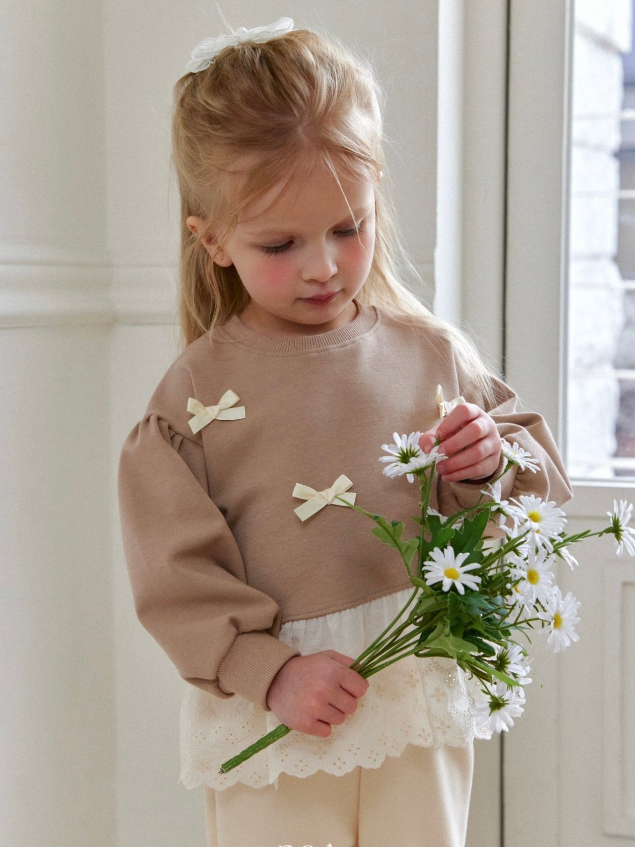 Spring ribbon sweatshirt