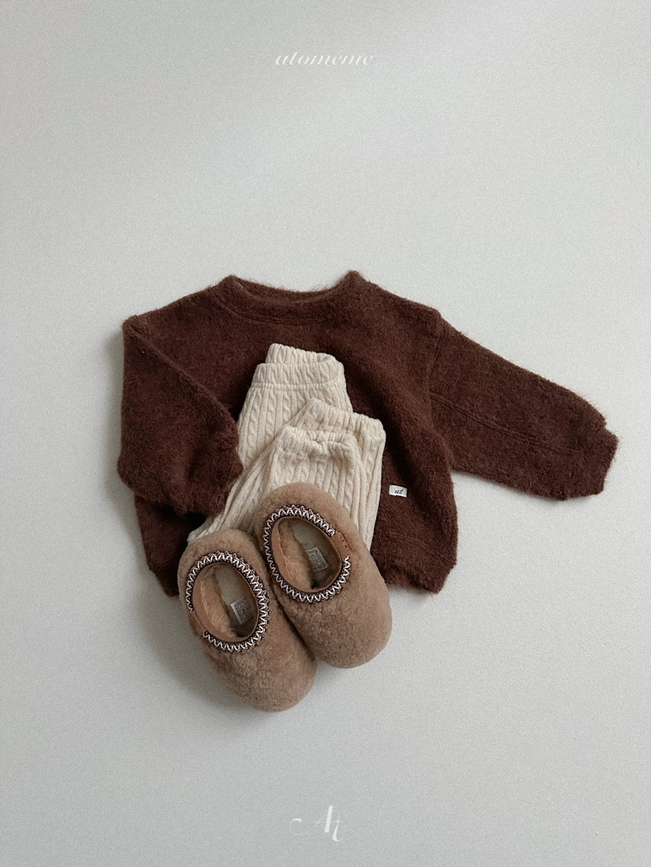 Knit sweatshirt