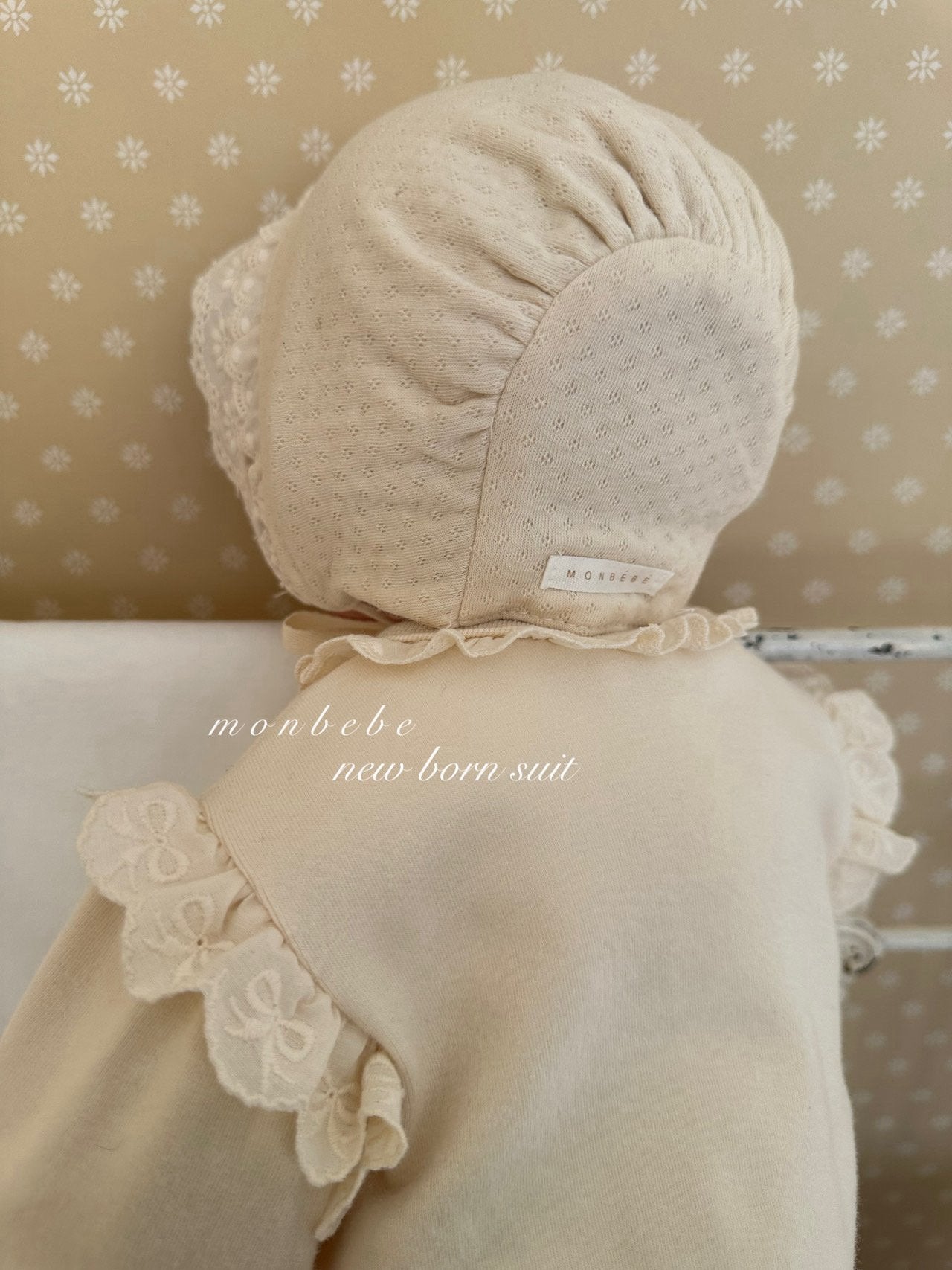 Noah double frill bonnet