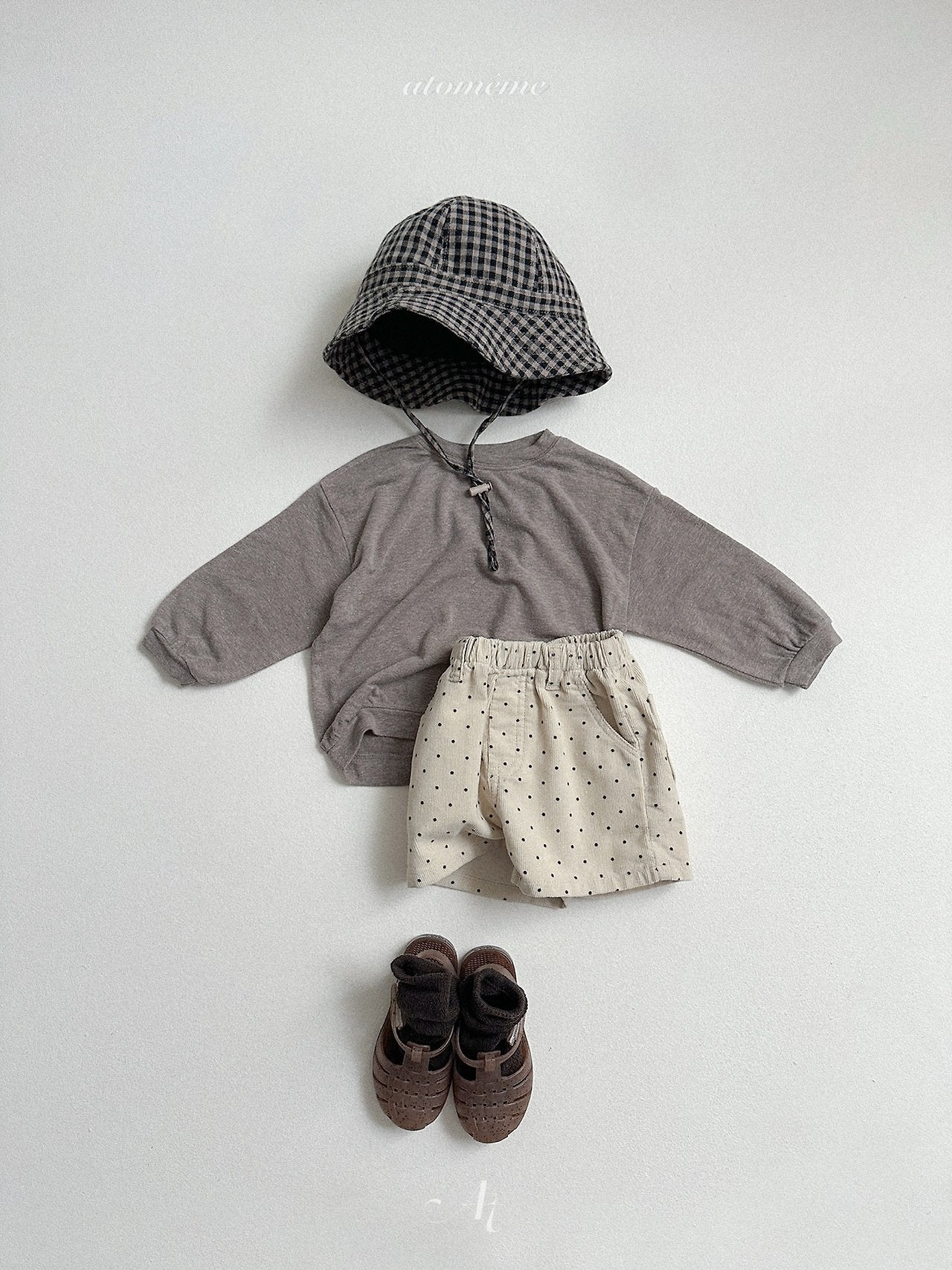 Acorn bucket hat
