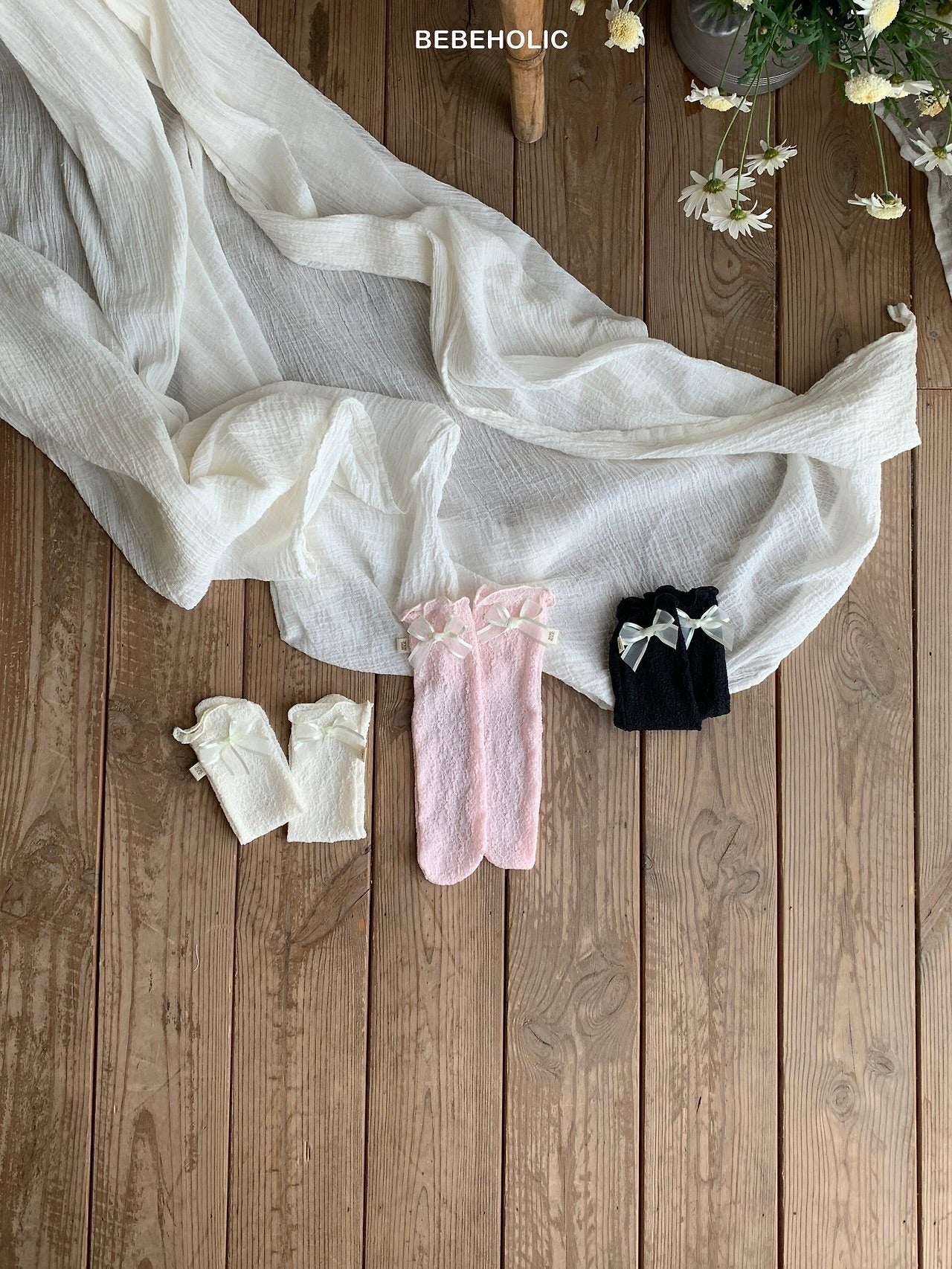 Veil knee socks