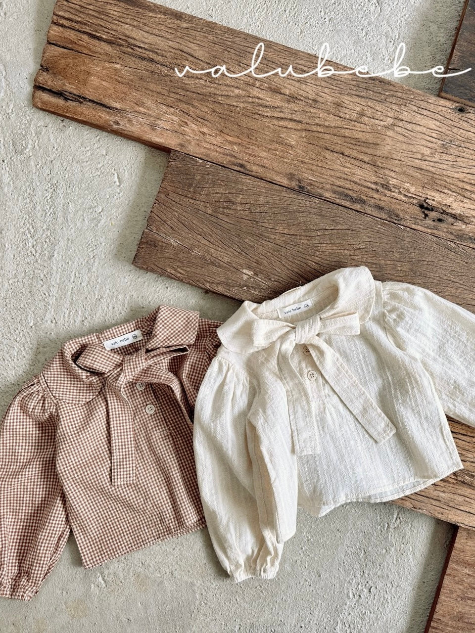 Ribbon collar blouse