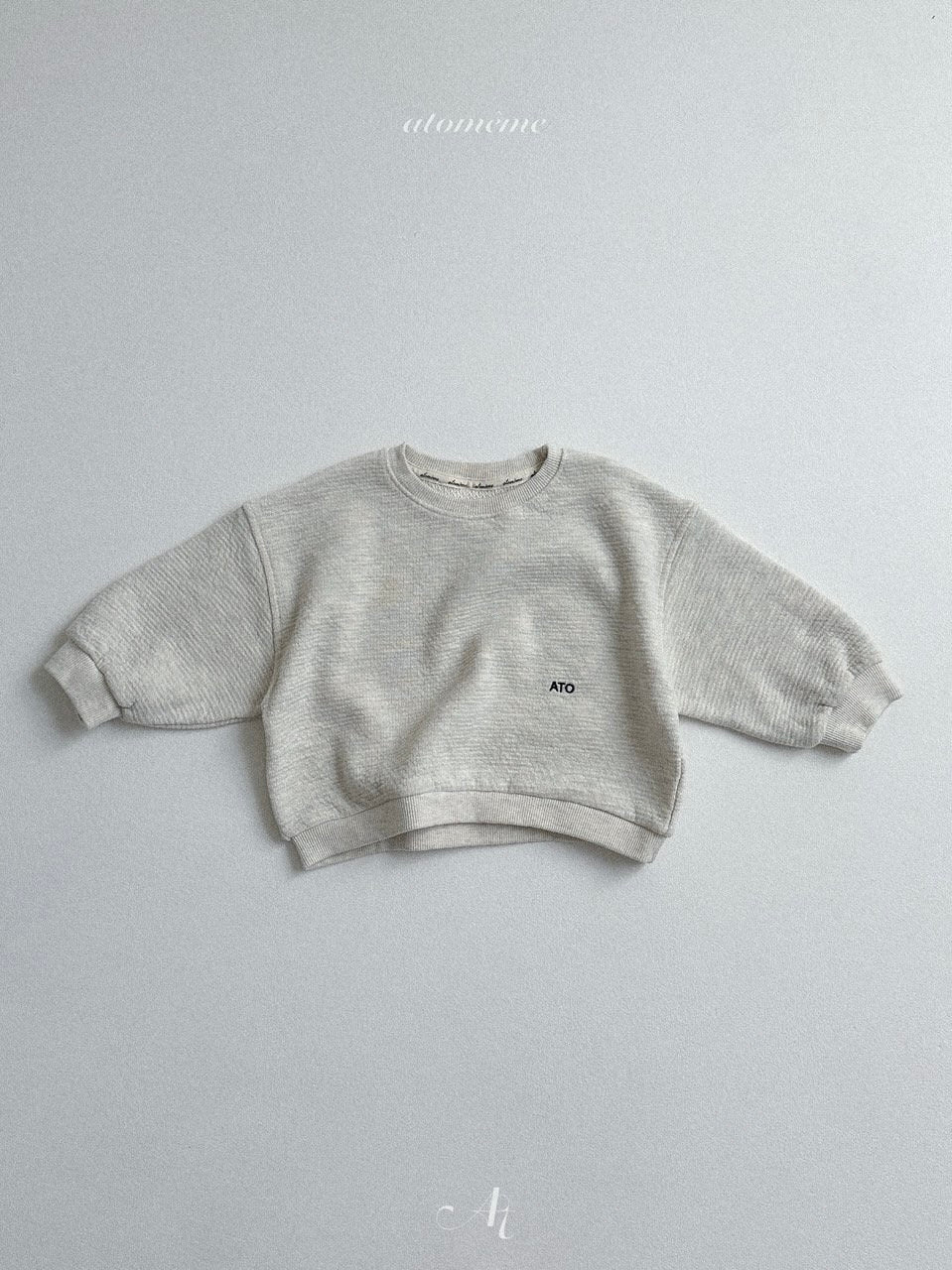 Minimal sweatshirt