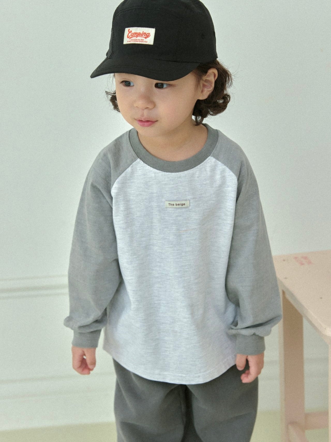 Single raglan sleeve T