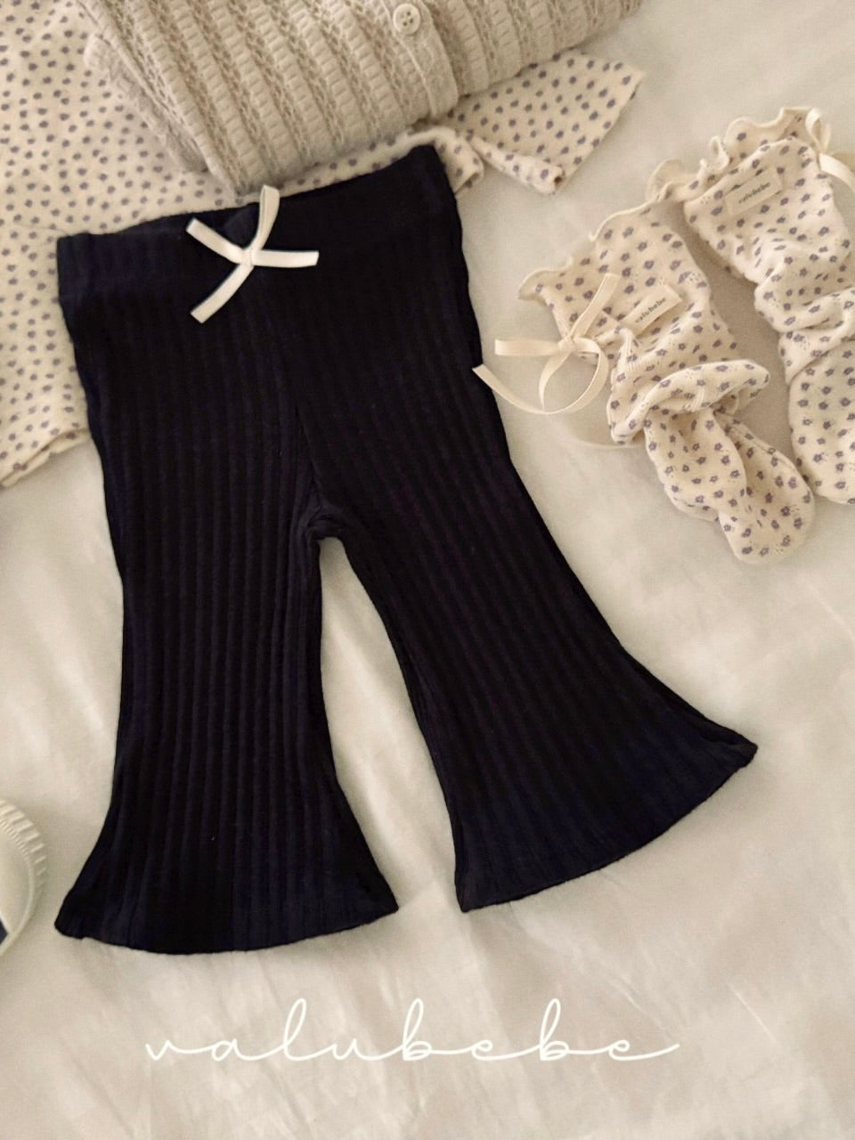 Ribbon bootcut pants