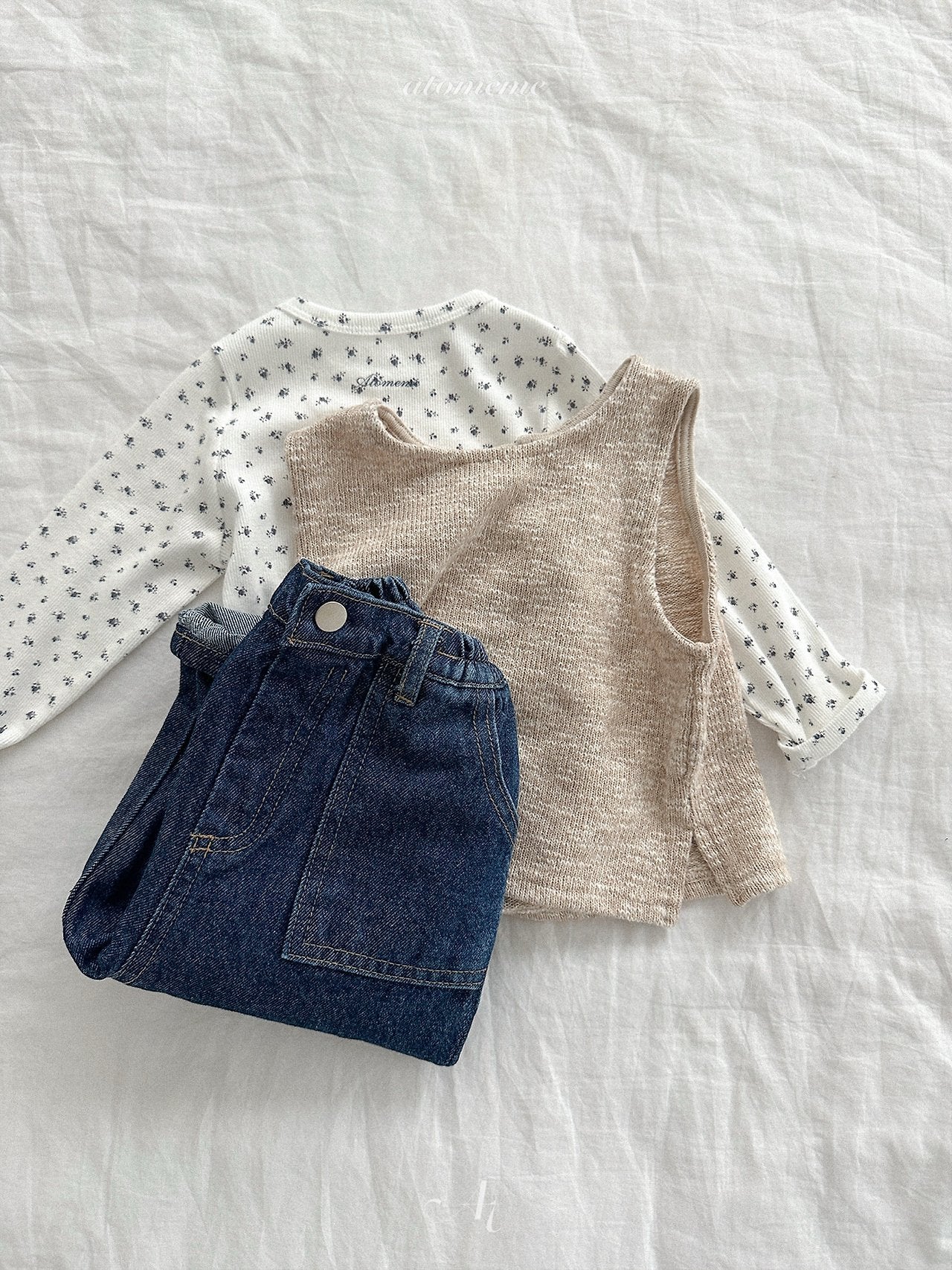 Honeybee faded denim pants