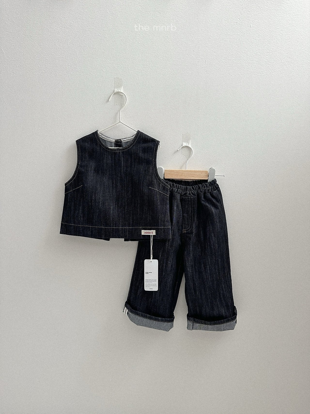 Non-fade vest