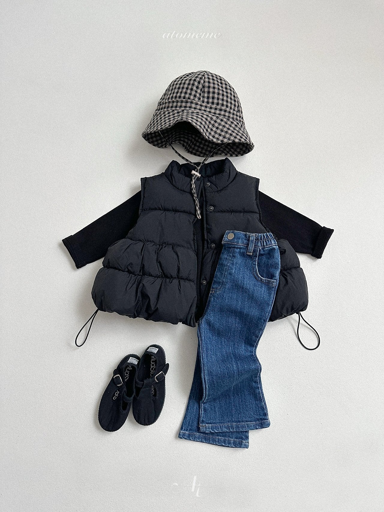 Acorn bucket hat