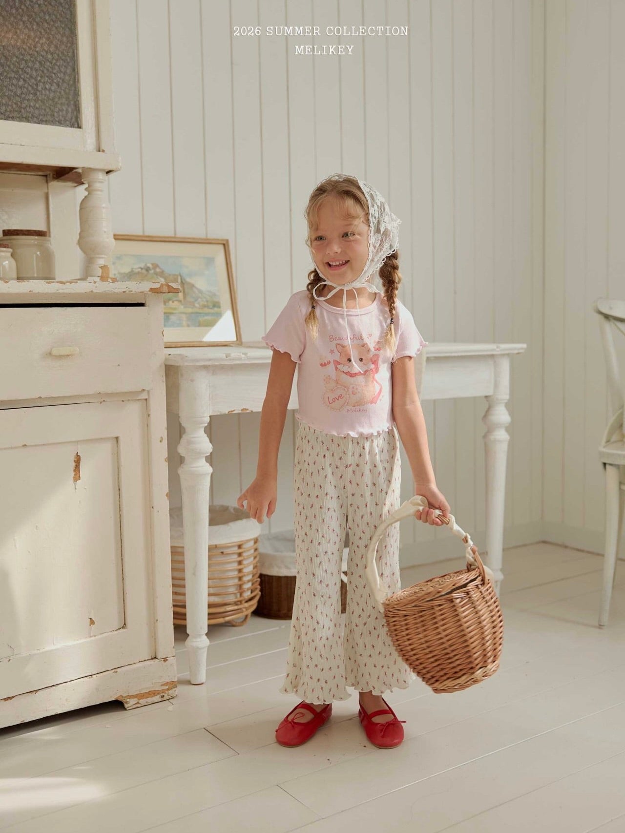 Floral pleated pants