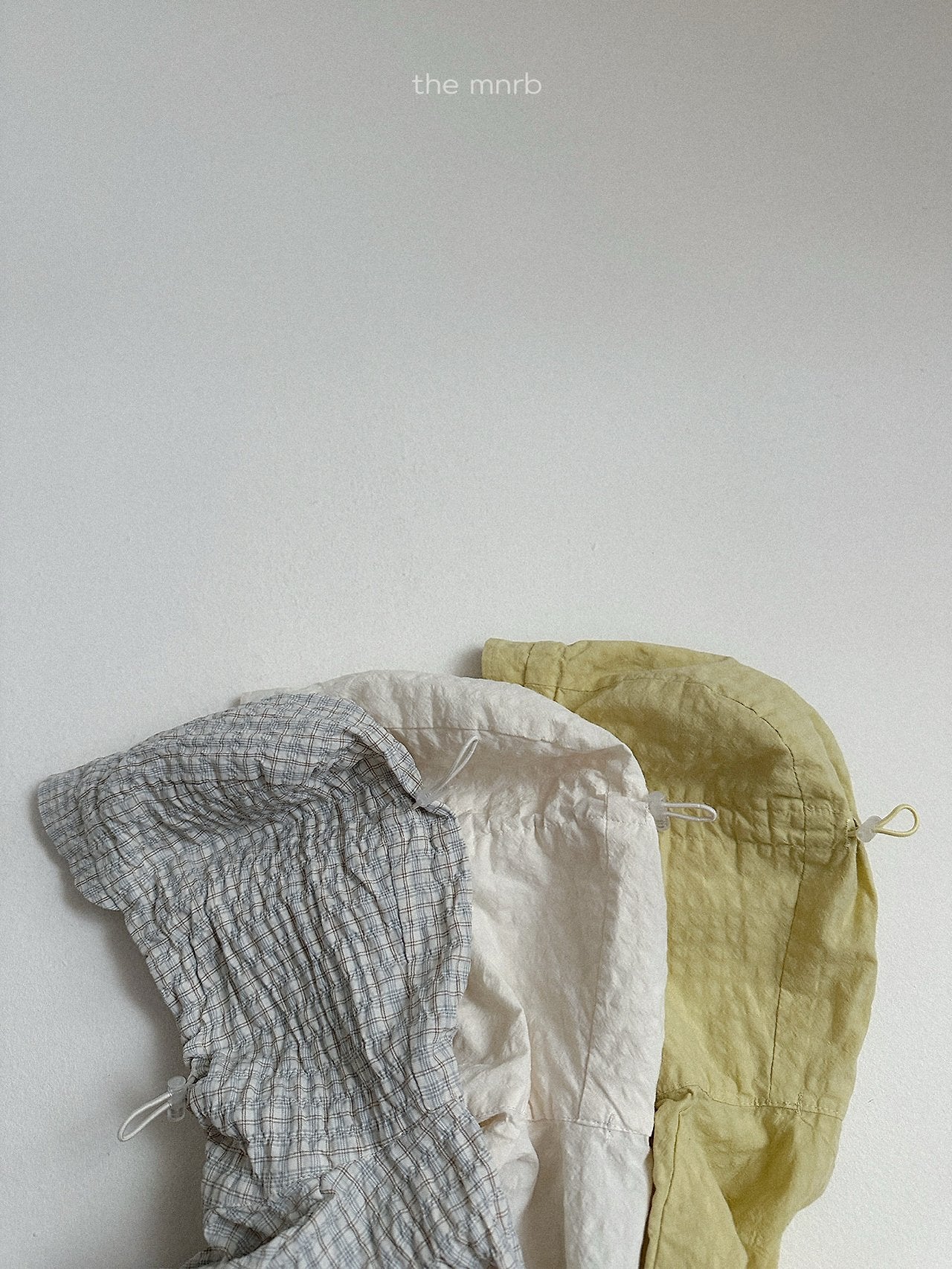 String hood jumper