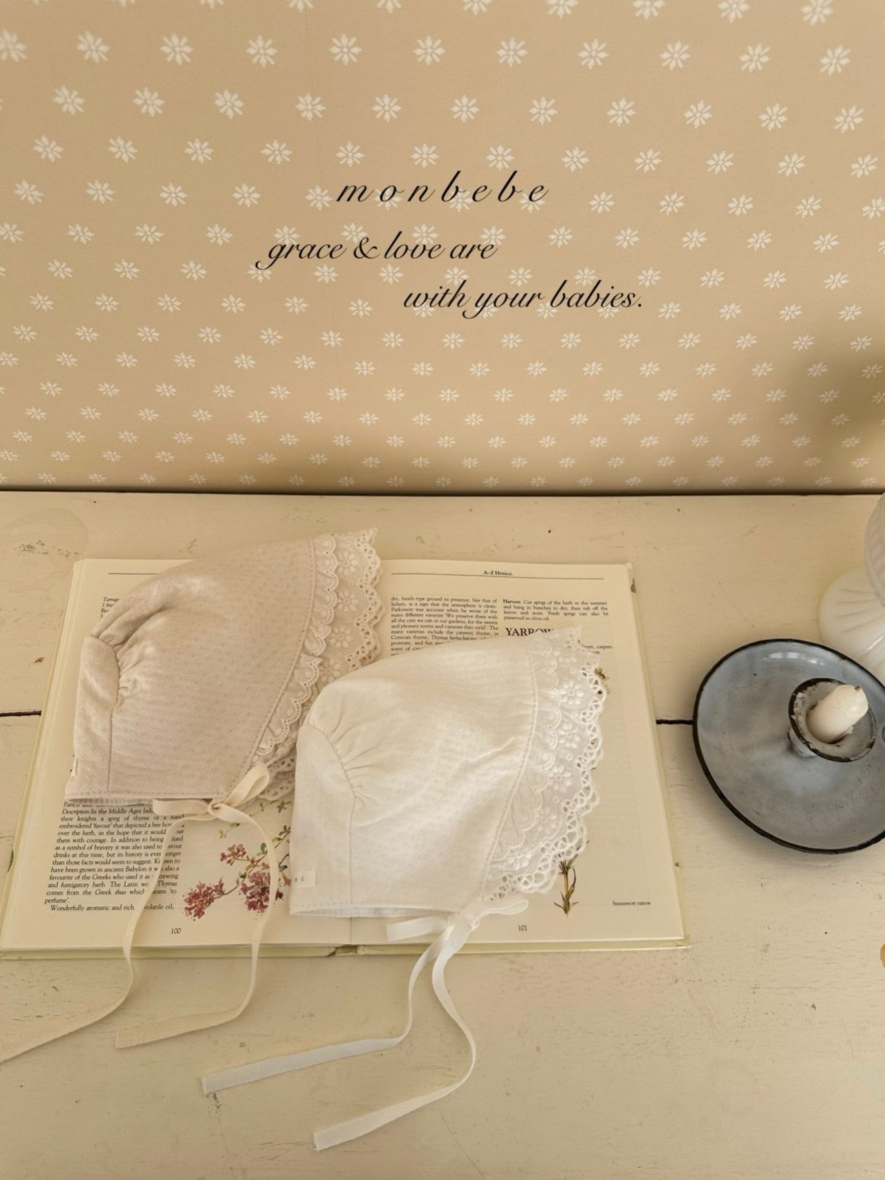 Noah double frill bonnet