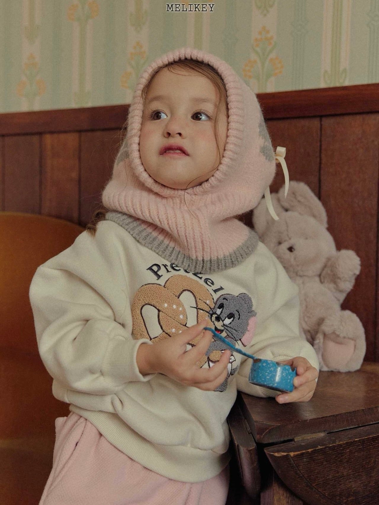 Pretzel Jerry sweater