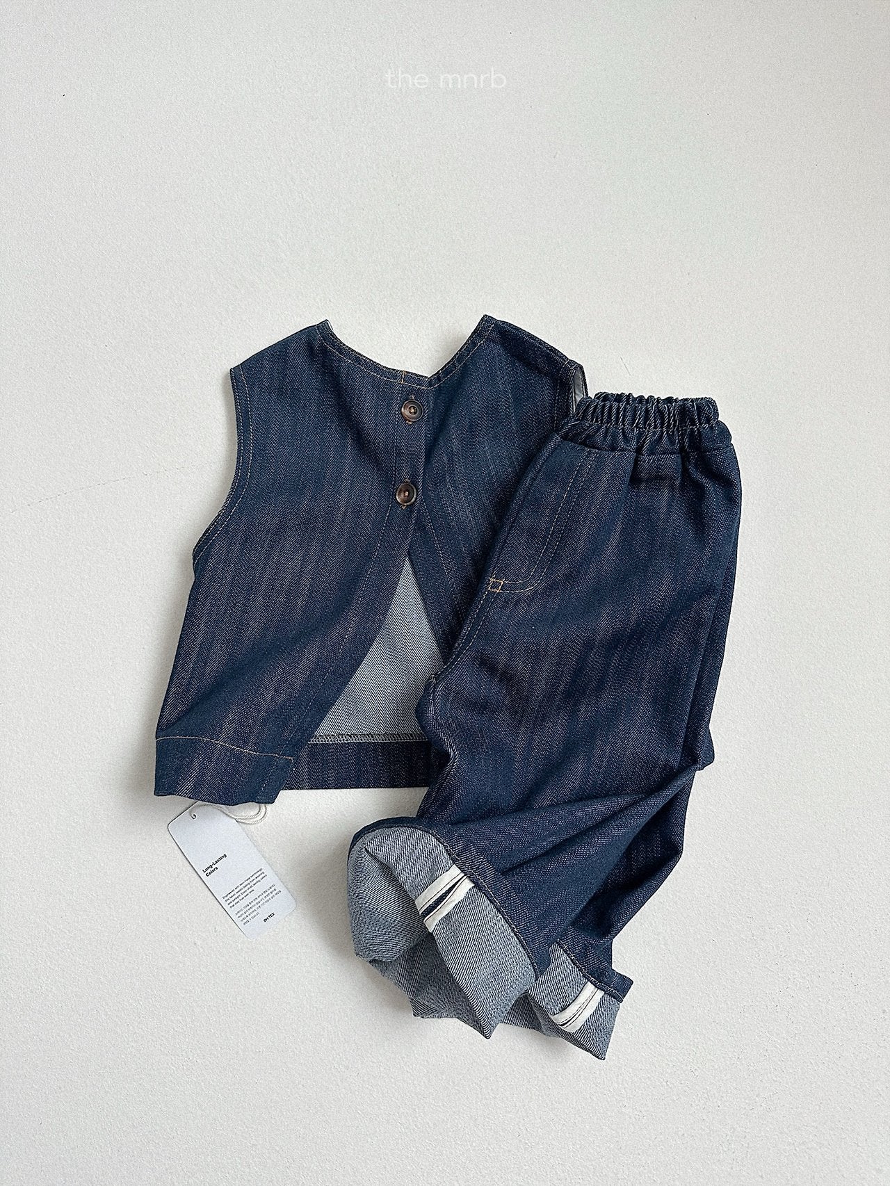 Non-fade vest