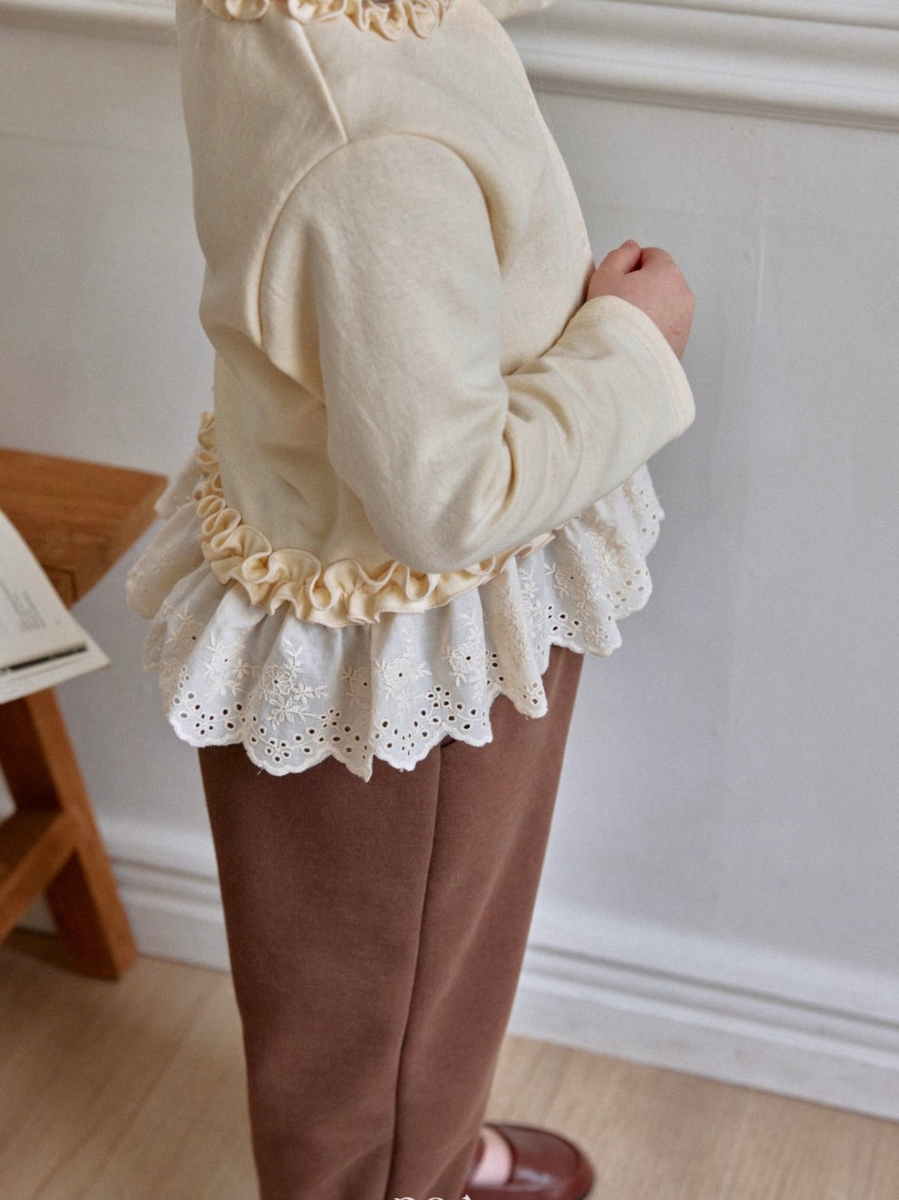 Lace frill cardigan
