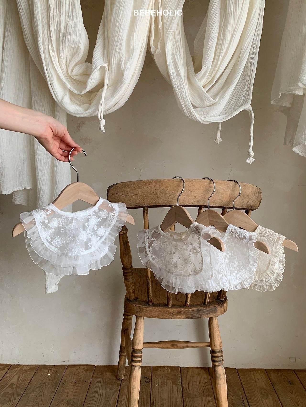 Lace motif frill cape