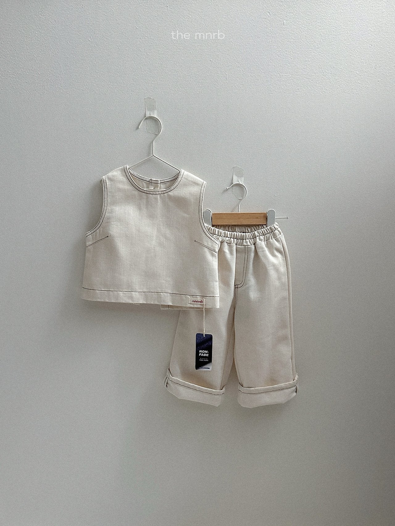 Non-fade vest