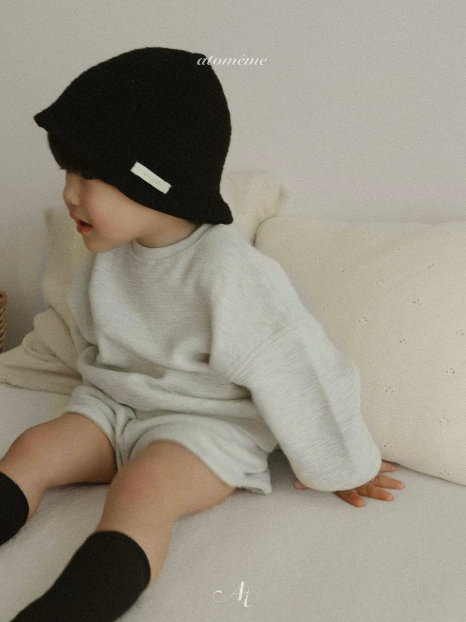 Minimal sweatshirt