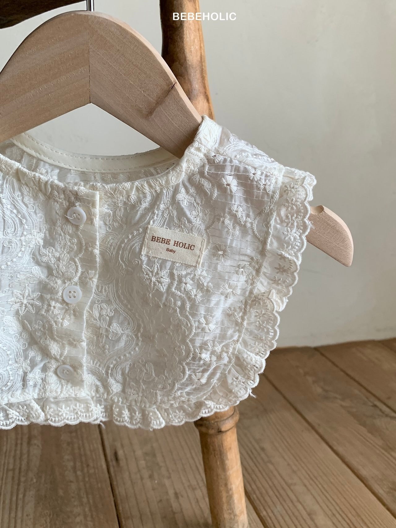 Lace frill cape