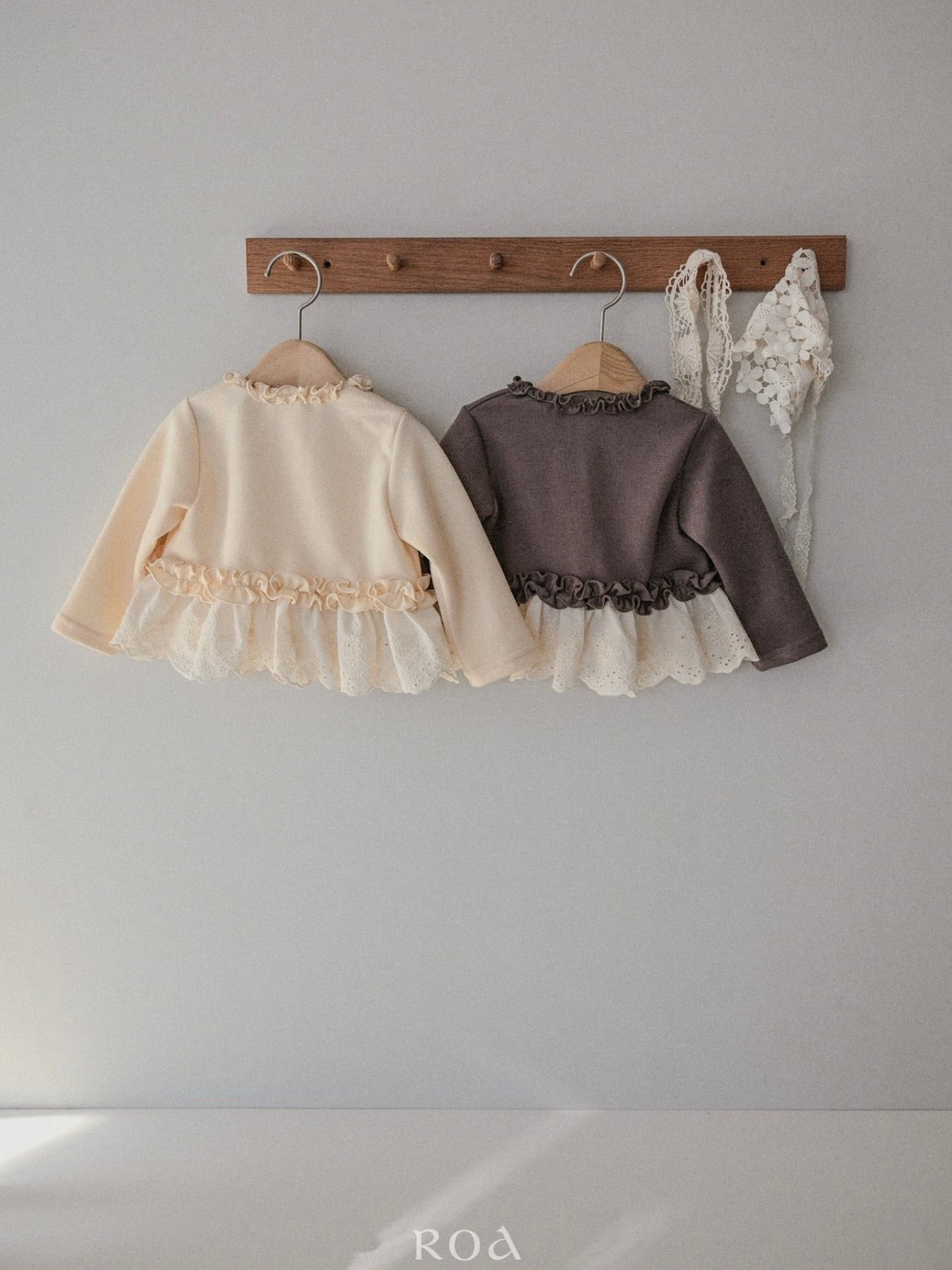 Lace frill cardigan