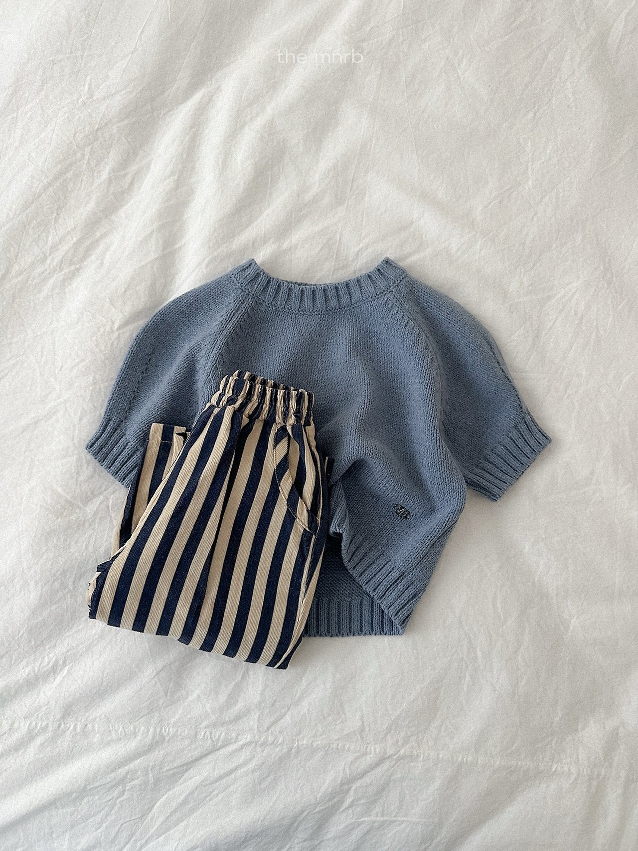 Emblem 3/4 sleeve knit
