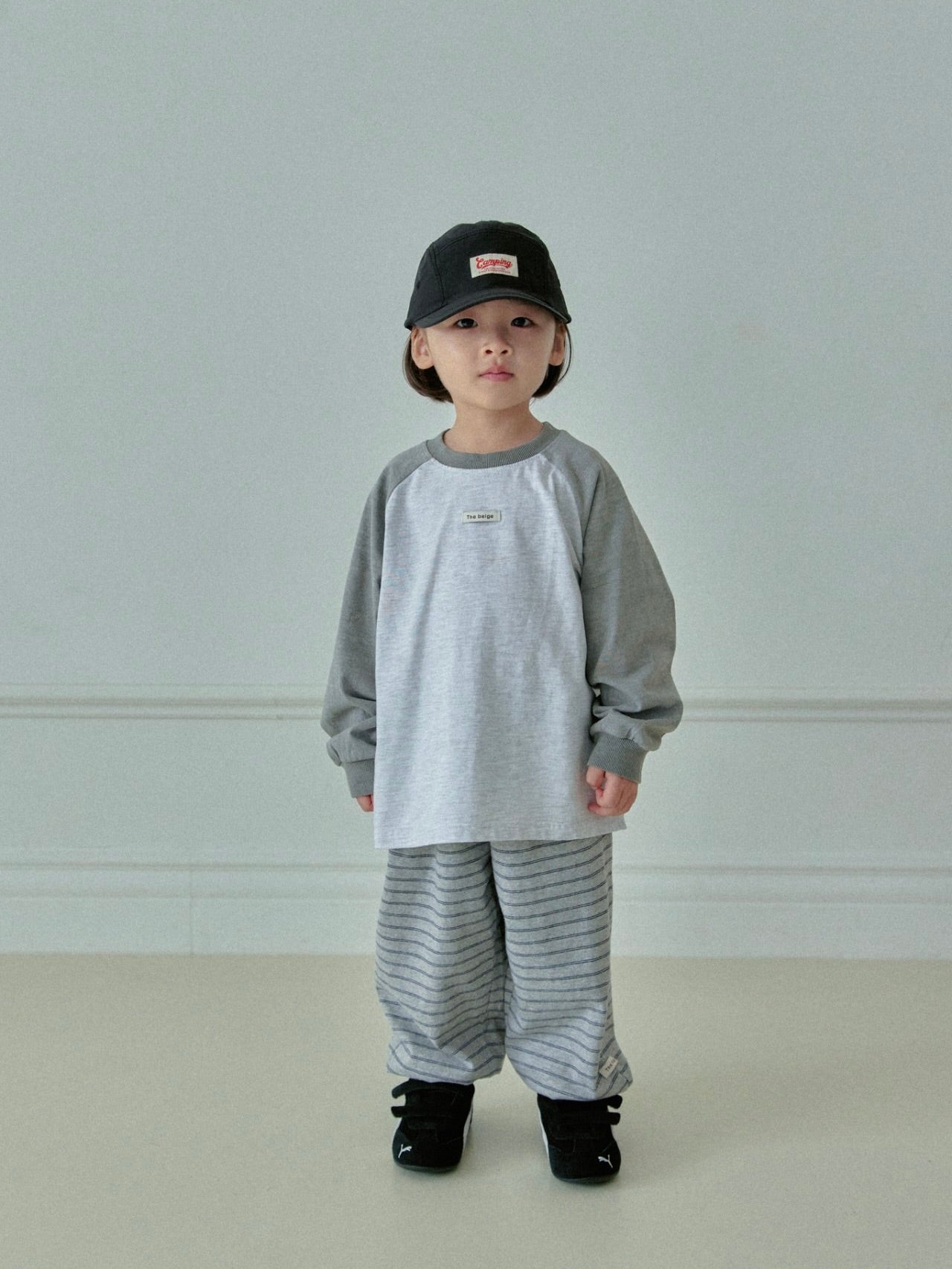 Single raglan sleeve T