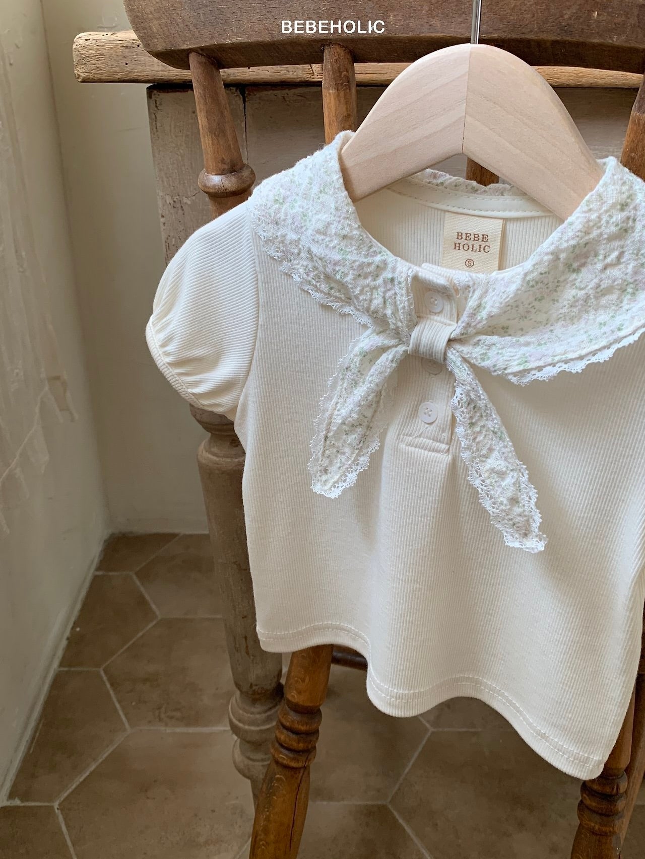 Flower collar T