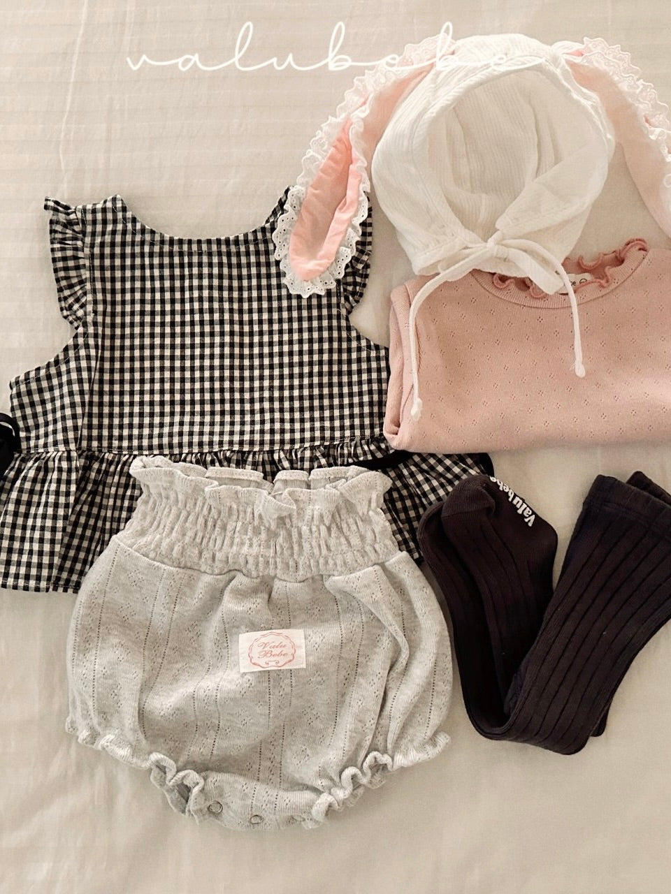 Eyelet smocking bloomer