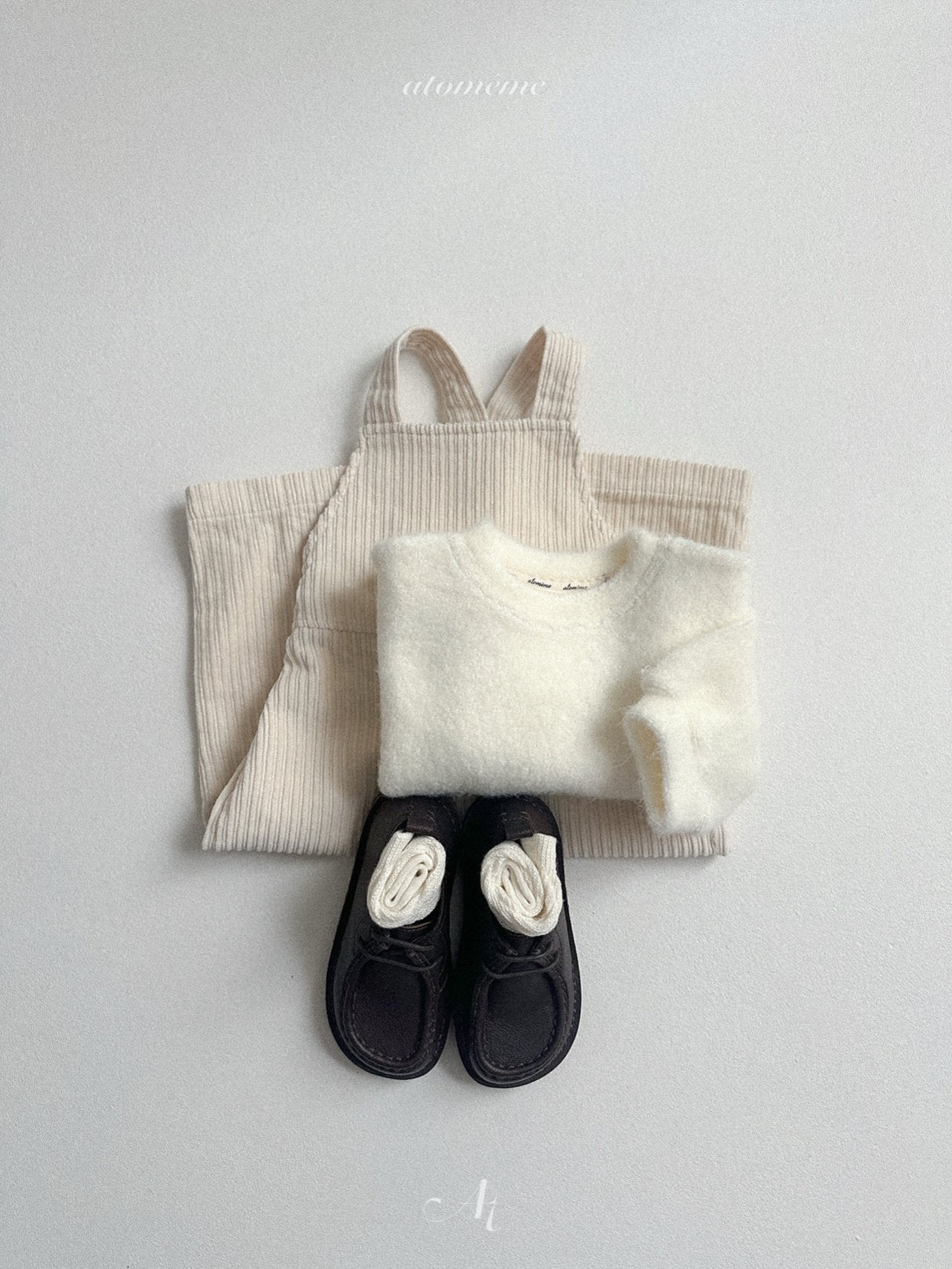 Knit sweatshirt
