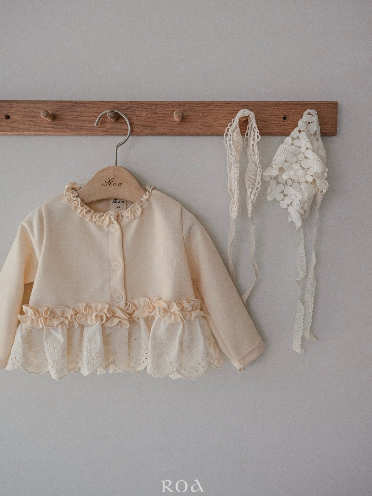 Lace frill cardigan