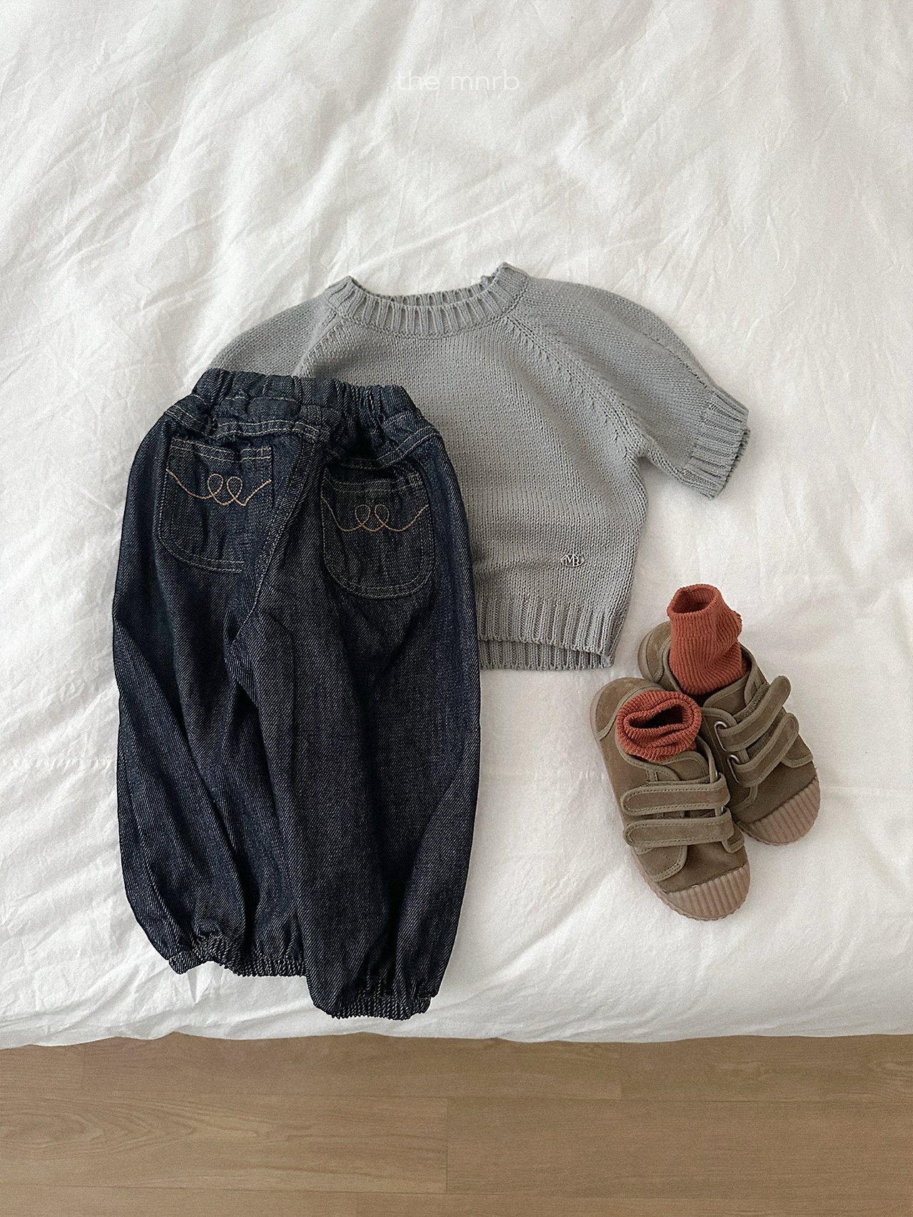 Emblem 3/4 sleeve knit