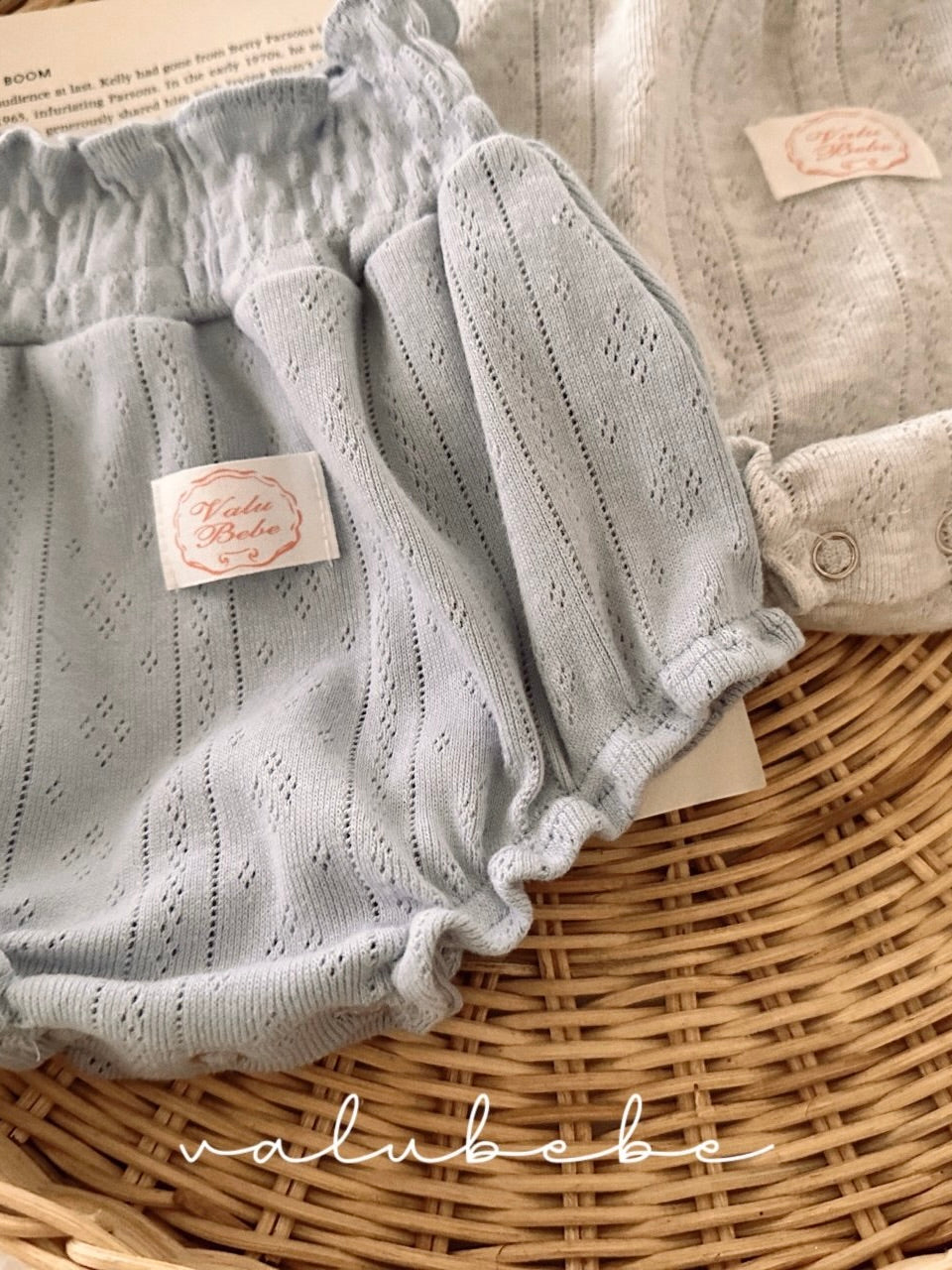 Eyelet smocking bloomer