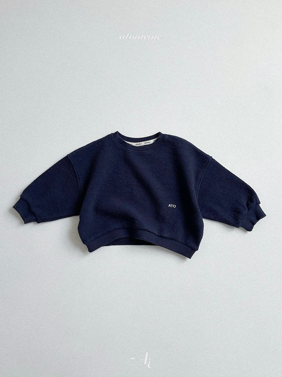 Minimal sweatshirt