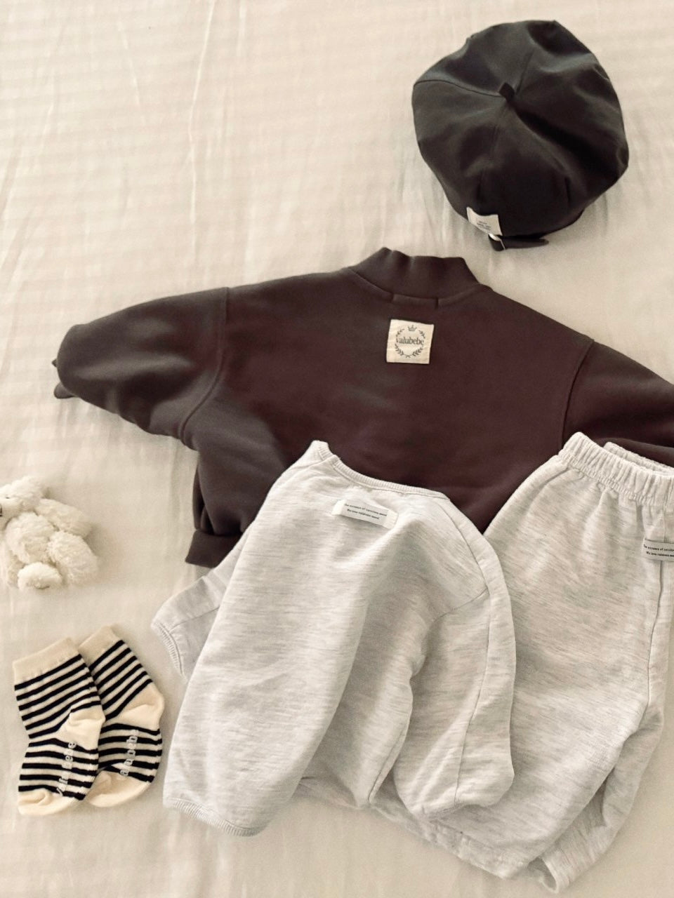 Fron slit ribbed pants