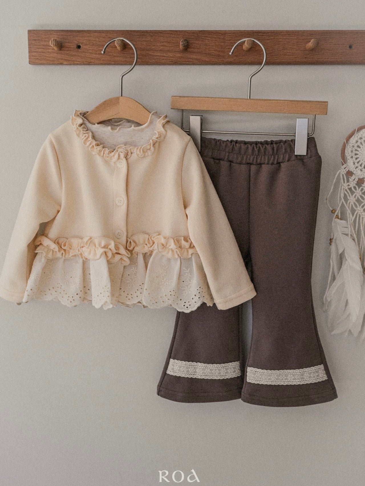 Lace frill cardigan