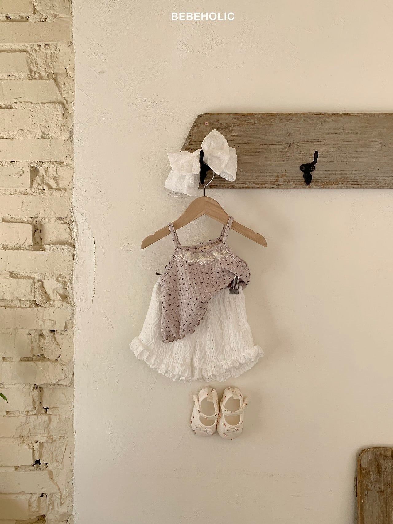 Frill sleeveless top