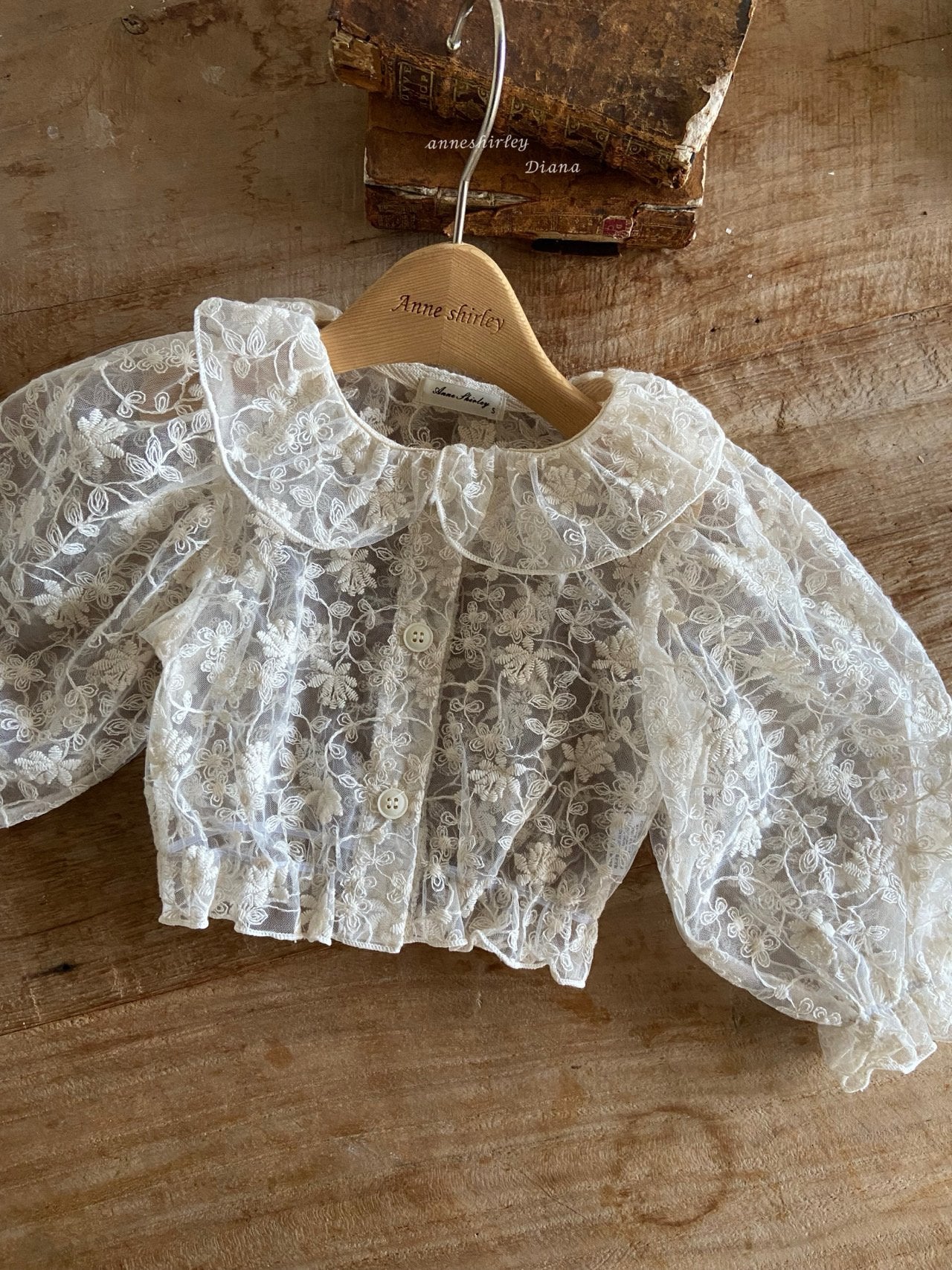 Lace collar cardigan