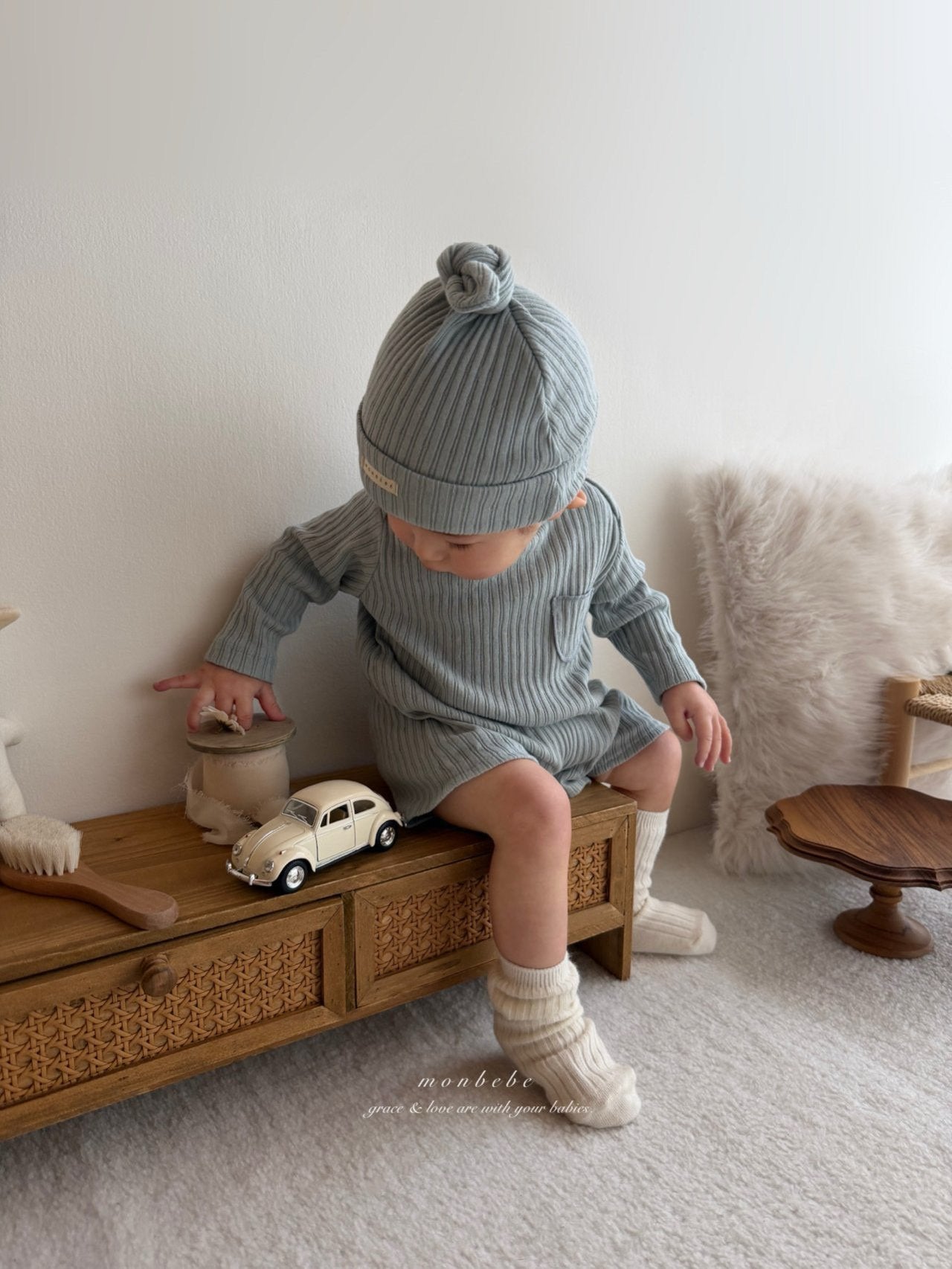 Leo boy rompers (with beanie)