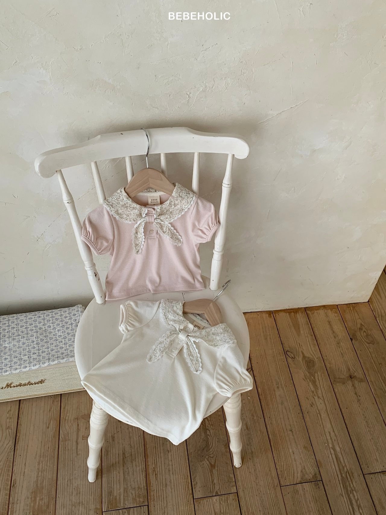 Flower collar T