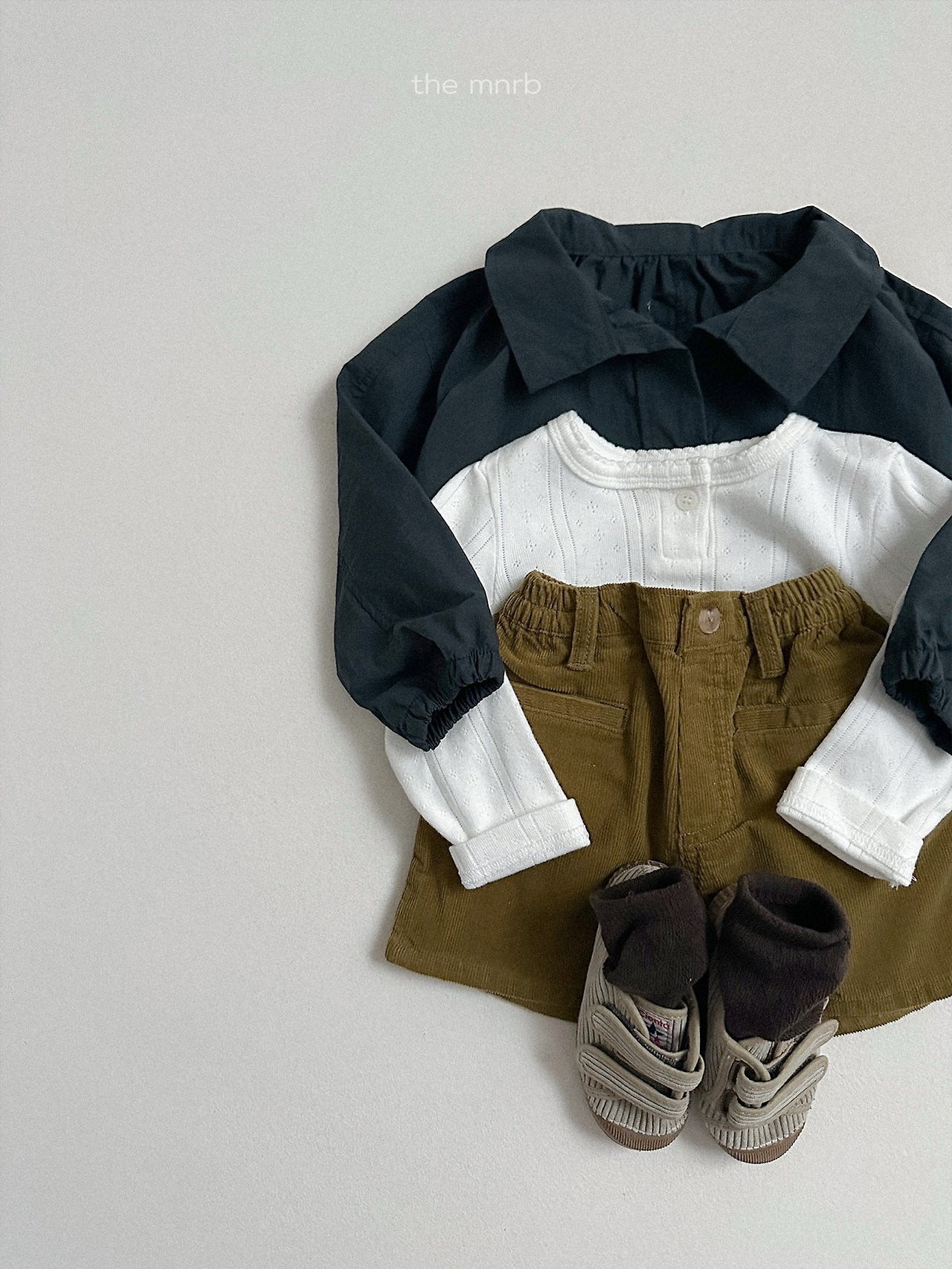 Ruffle short trench