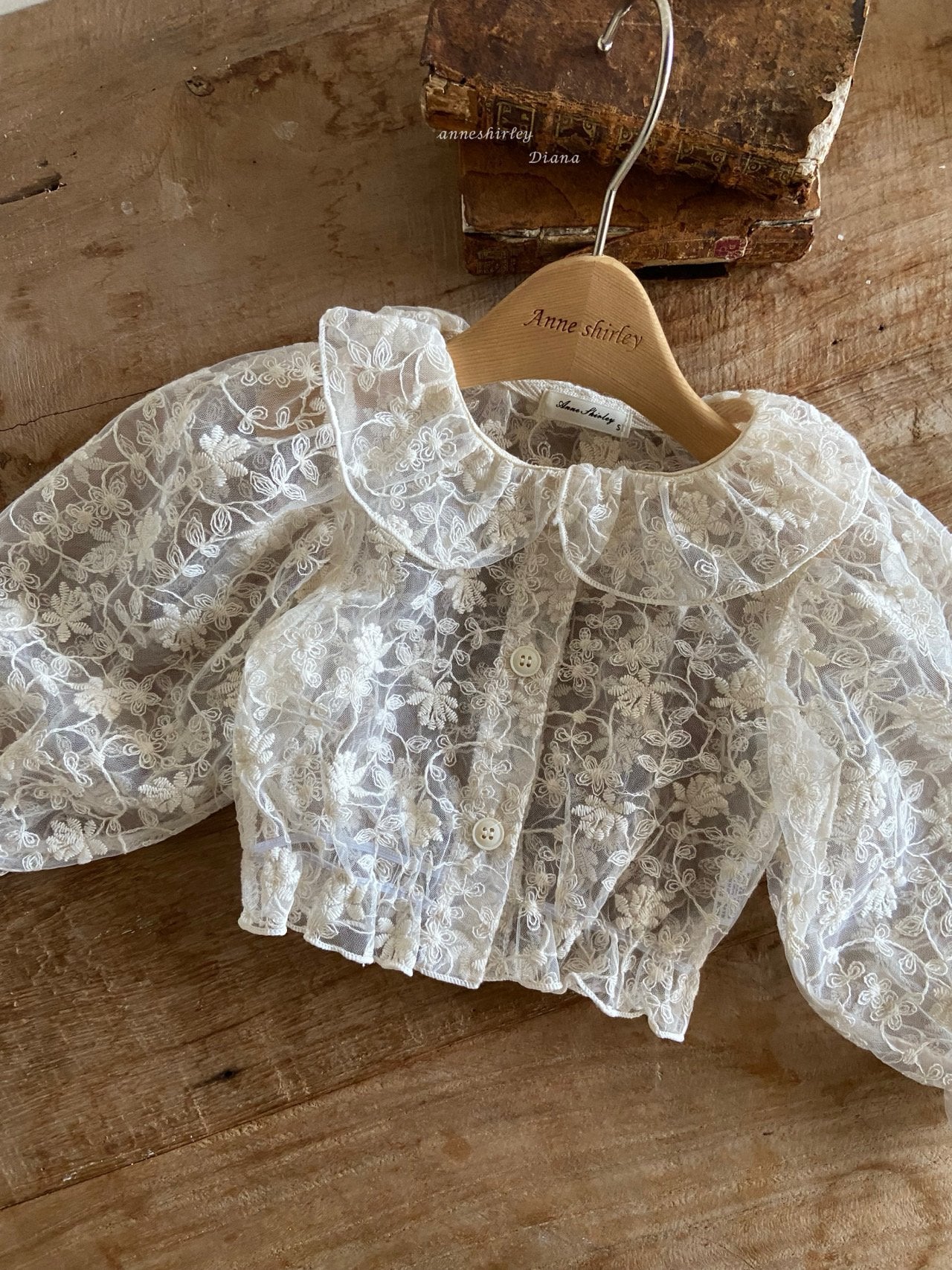 Lace collar cardigan