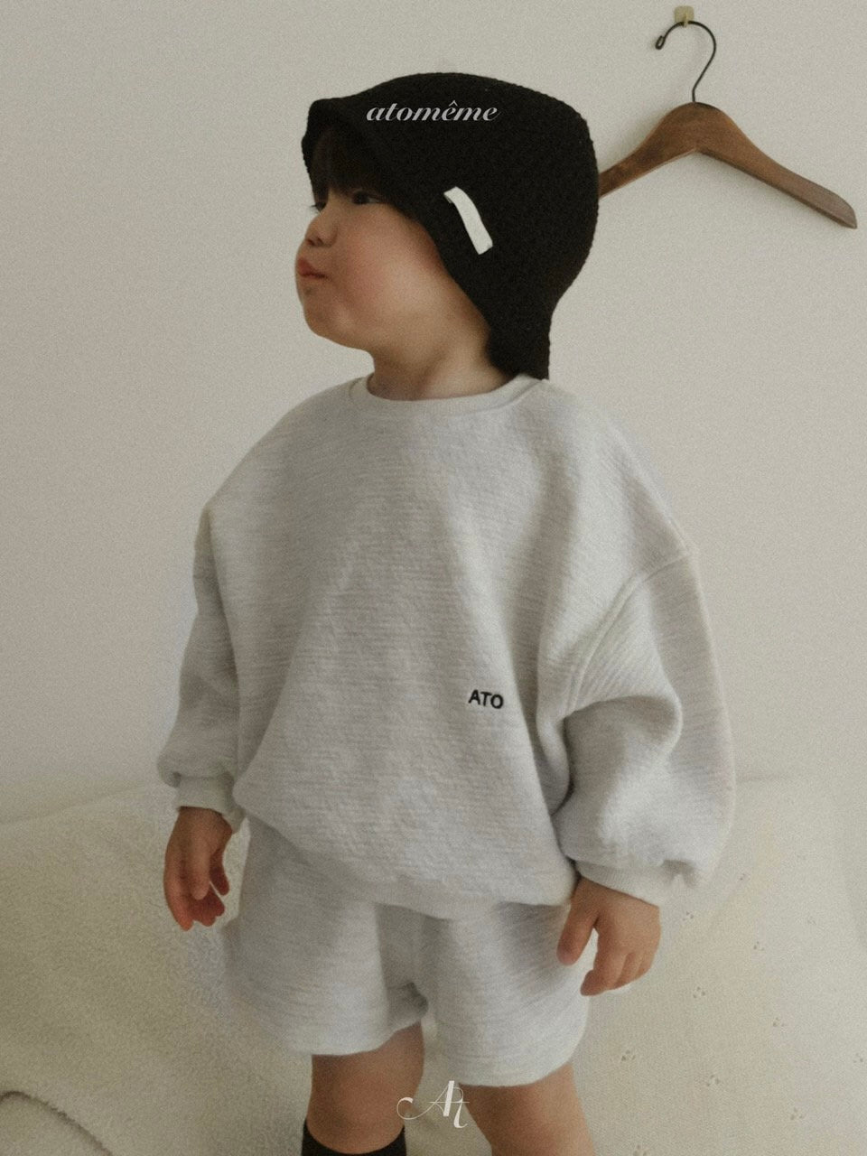 Minimal sweatshirt