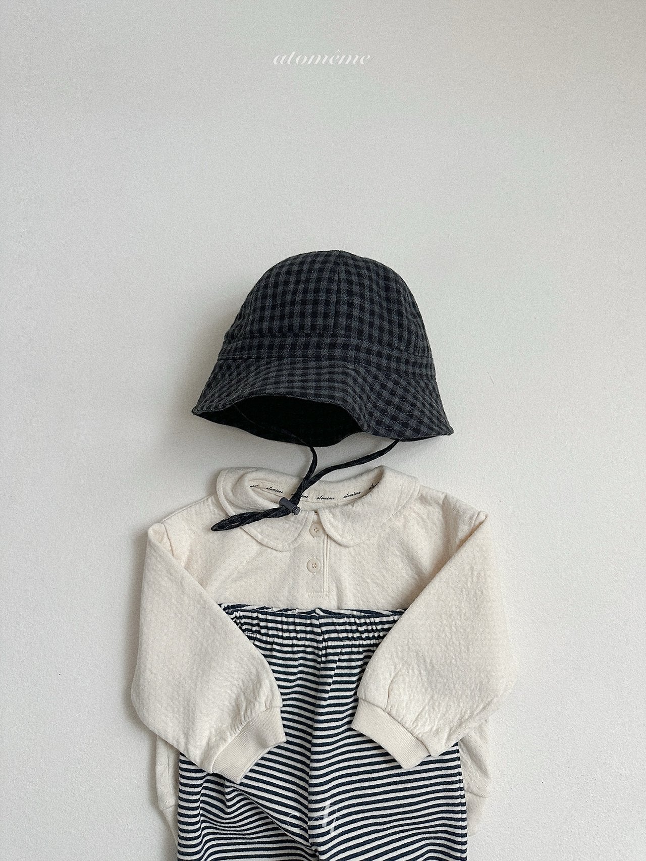 Acorn bucket hat