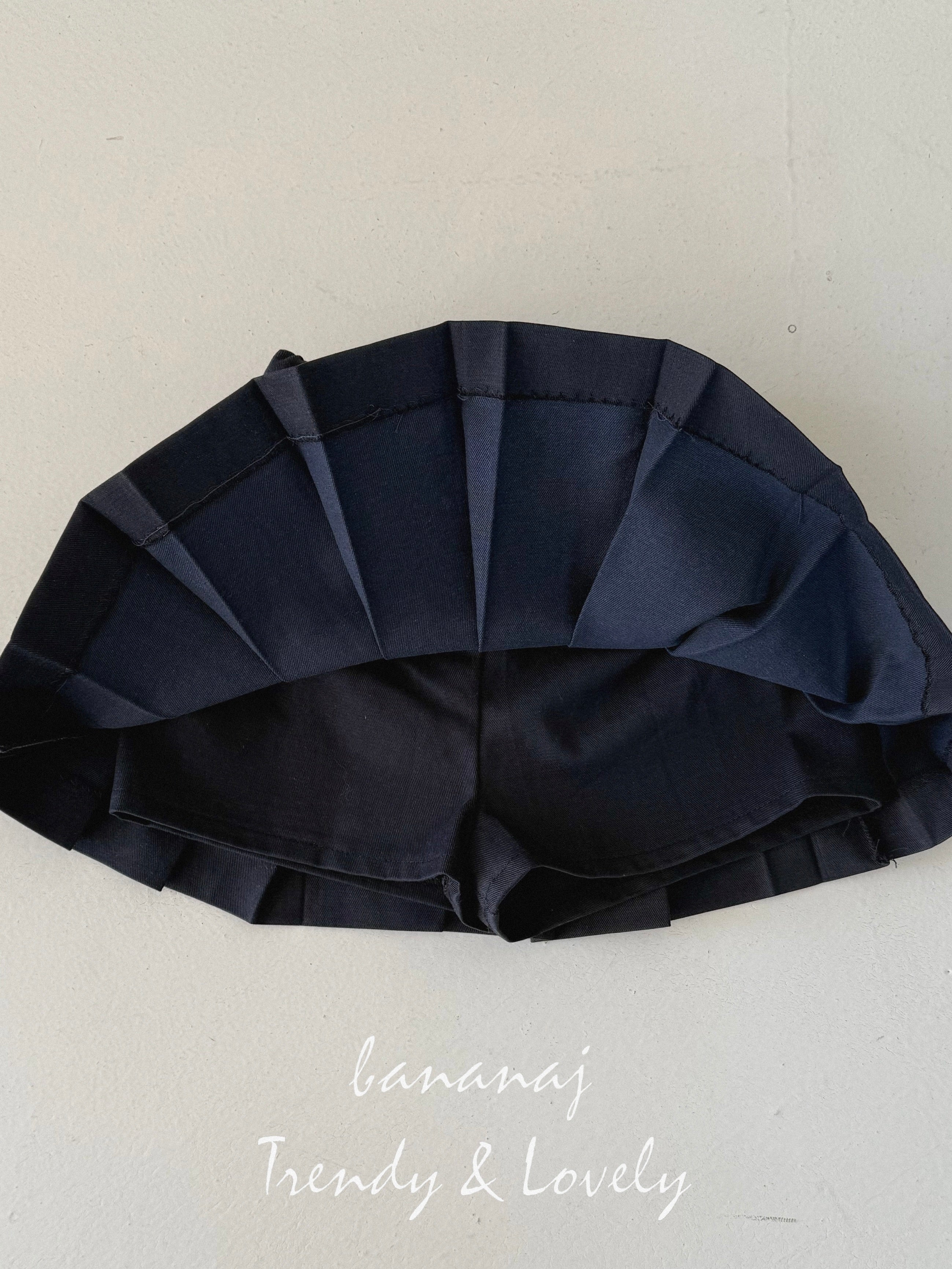 Moa pleated skirt