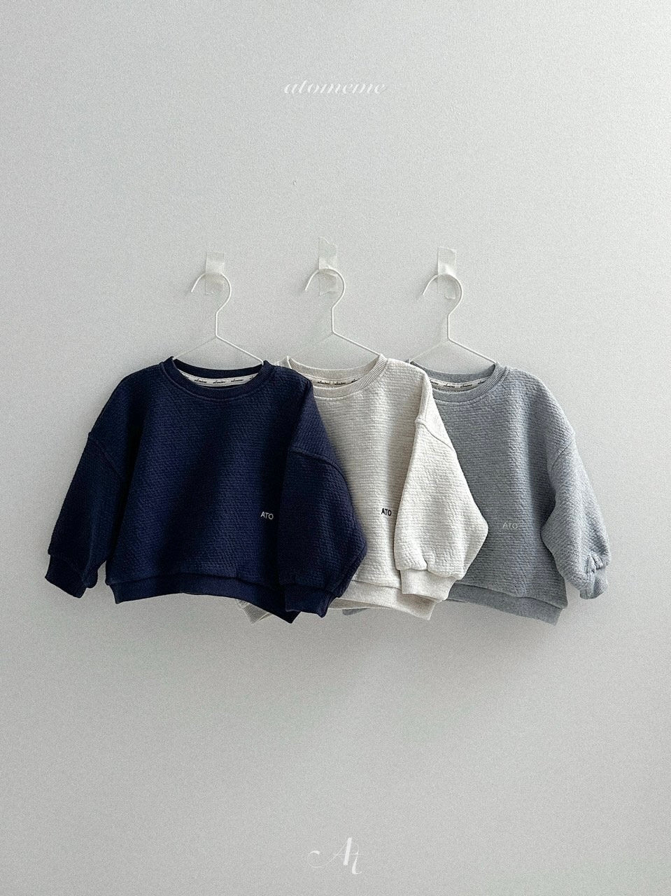 Minimal sweatshirt