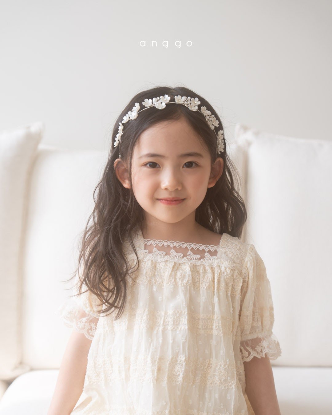 Flower motif ribbon headband