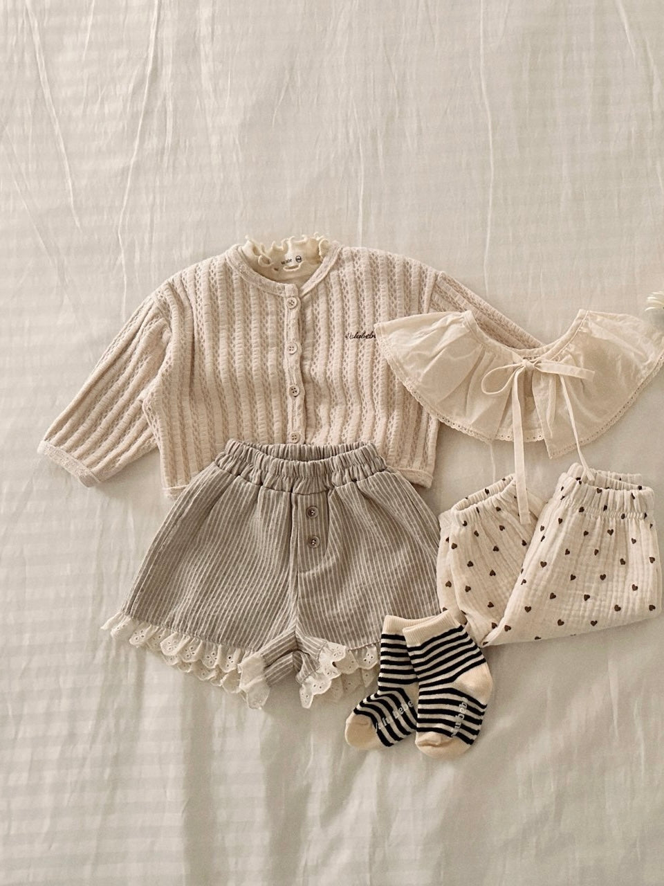 Classic lace half pants